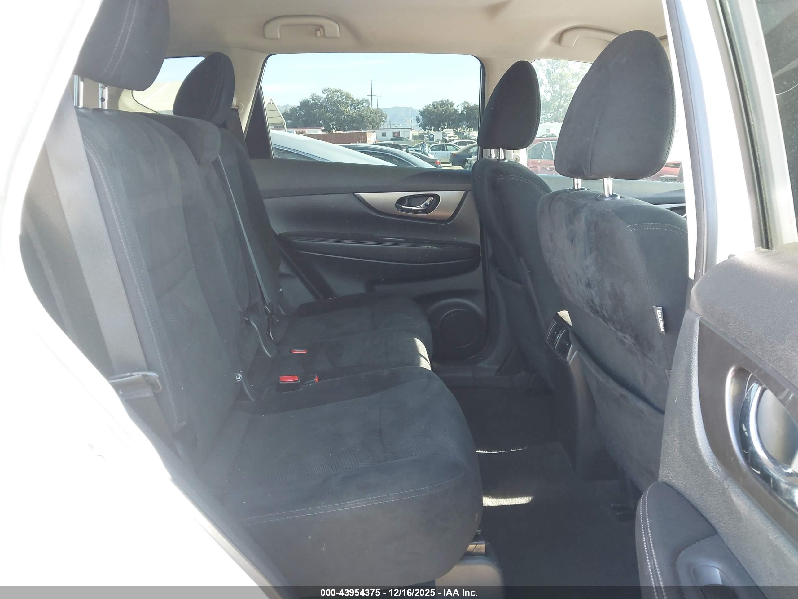 NISSAN ROGUE image 8