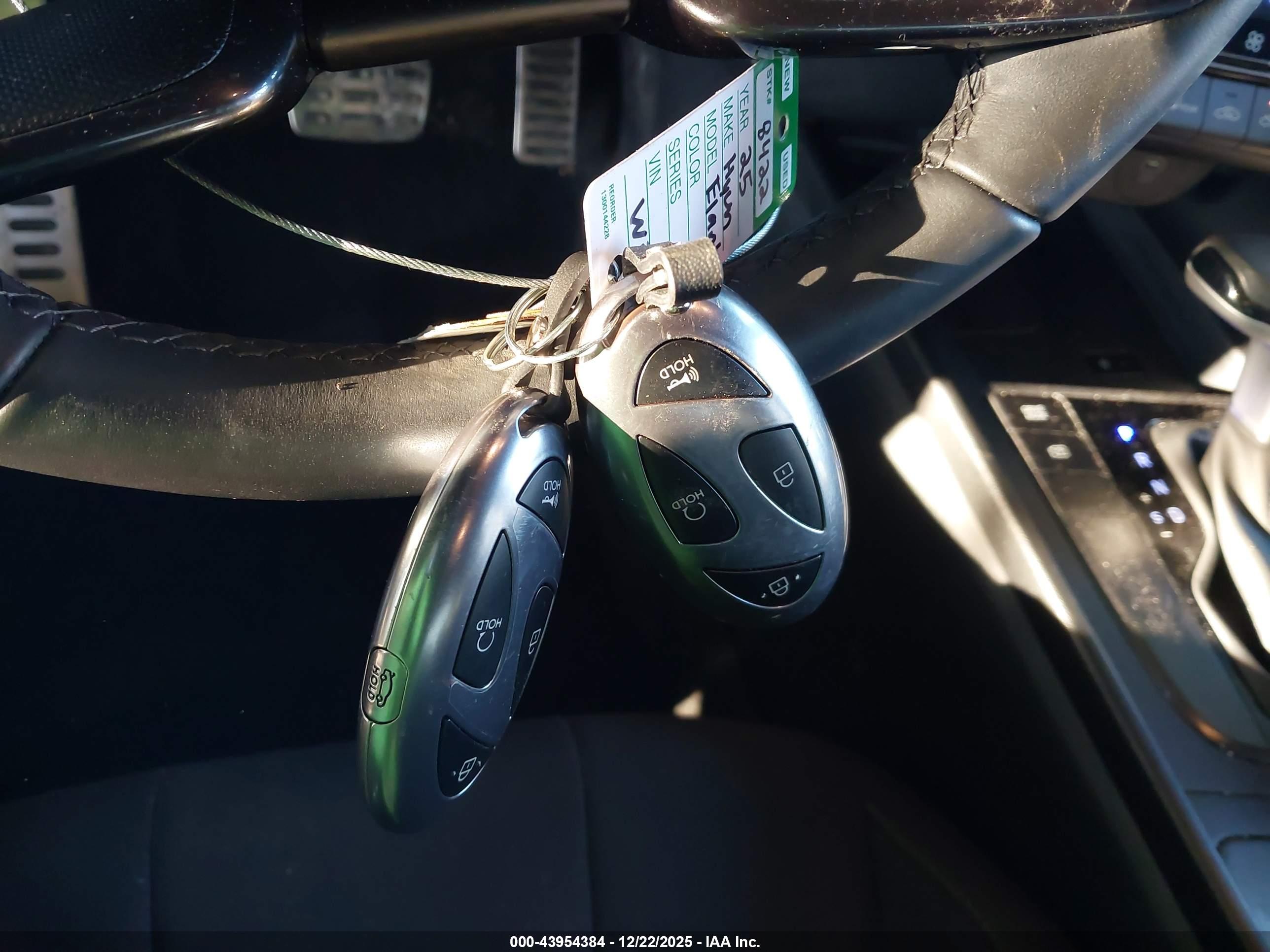 HYUNDAI ELANTRA image 11