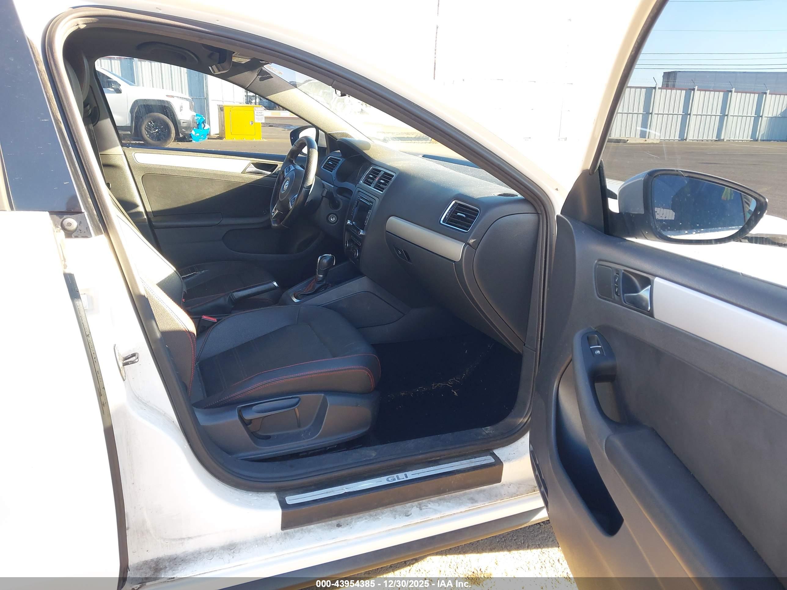 VOLKSWAGEN JETTA image 5