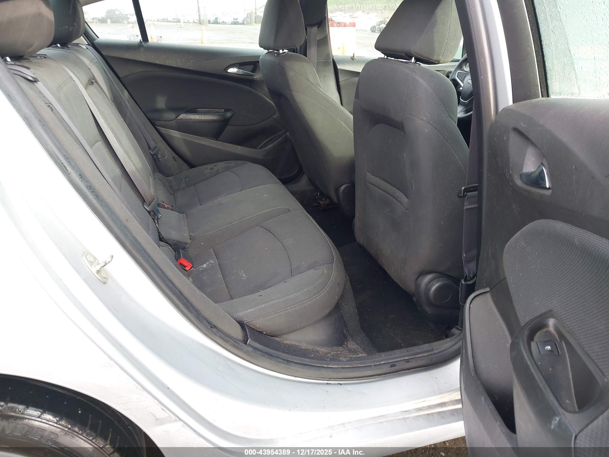 CHEVROLET CRUZE image 8