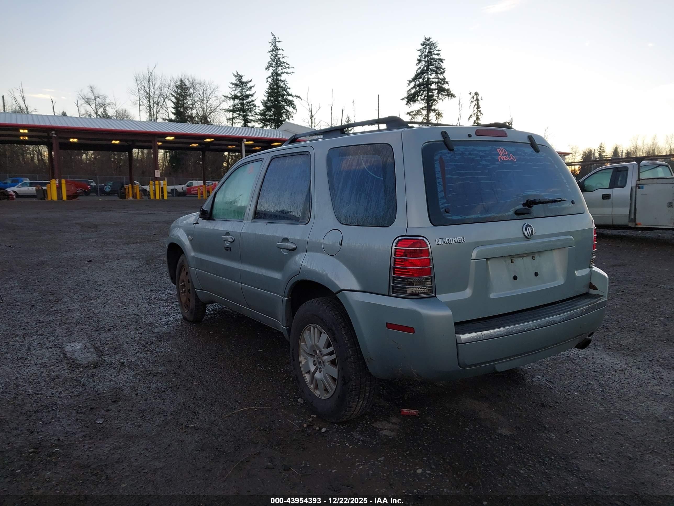 MERCURY MARINER image 3