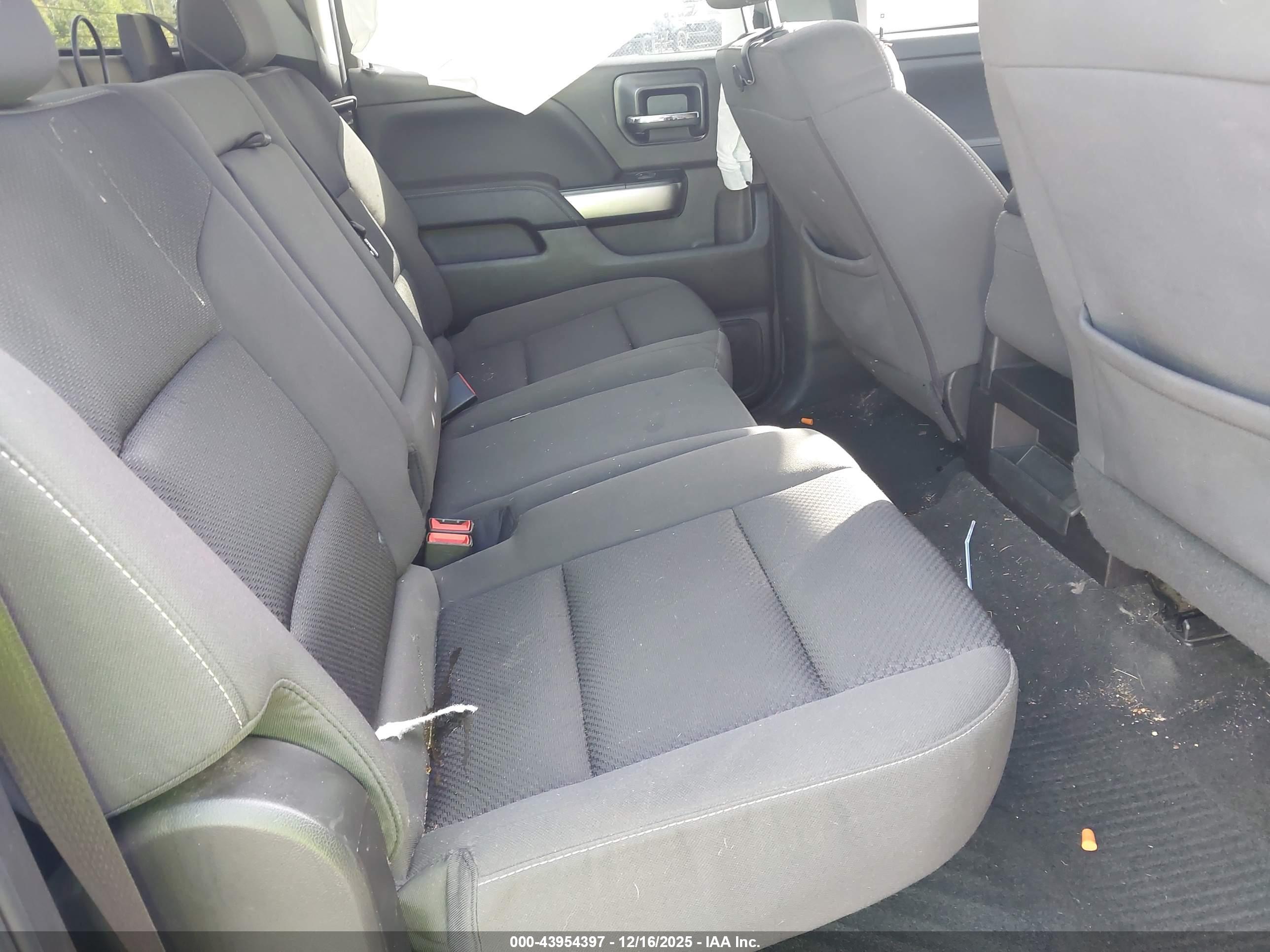 CHEVROLET SILVERADO image 8
