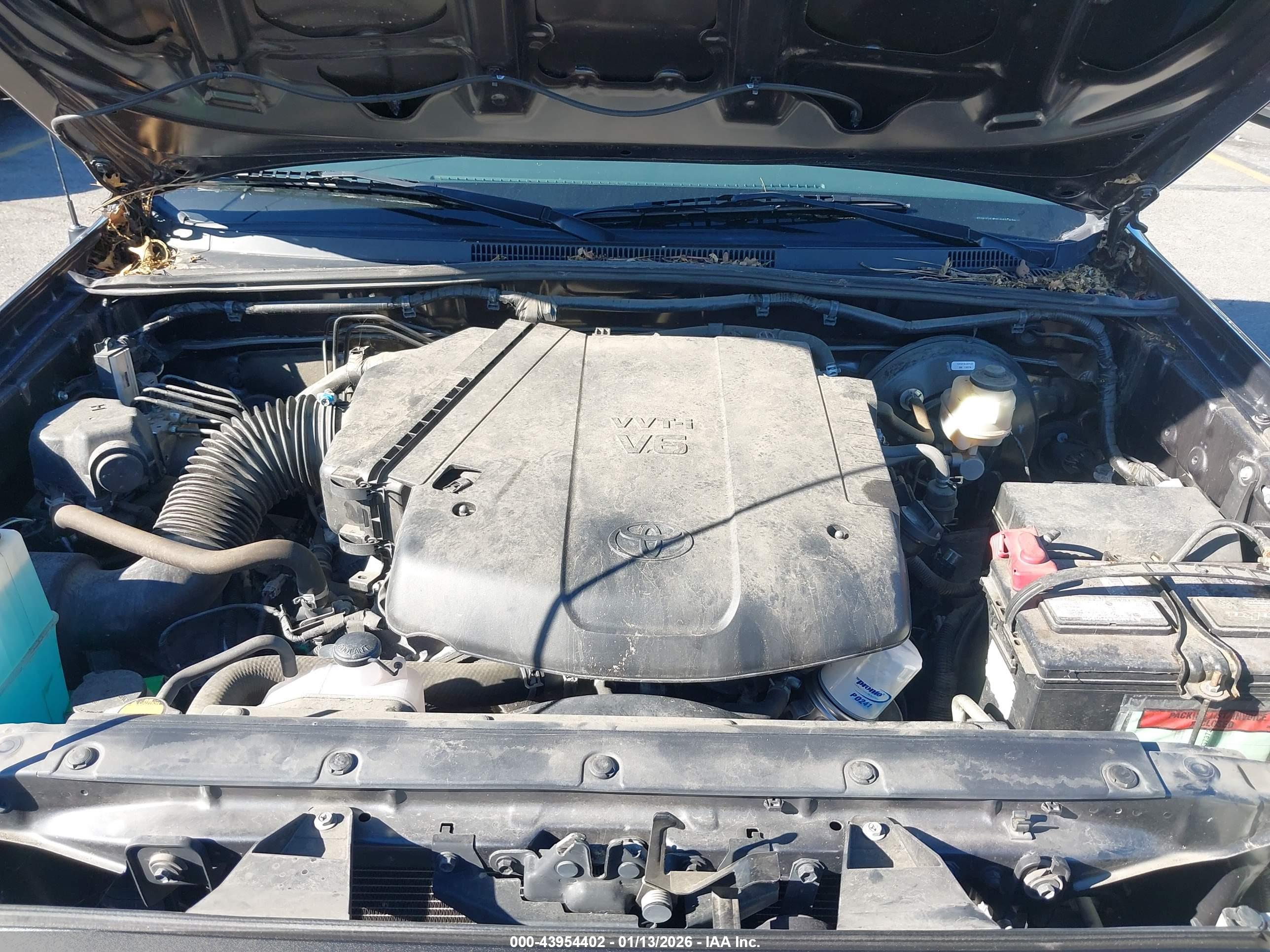 TOYOTA TACOMA image 10