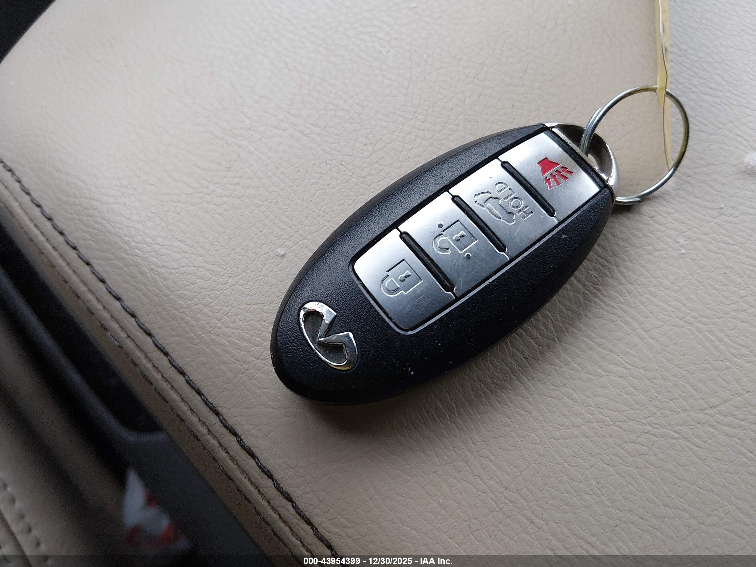 INFINITI QX56 image 11