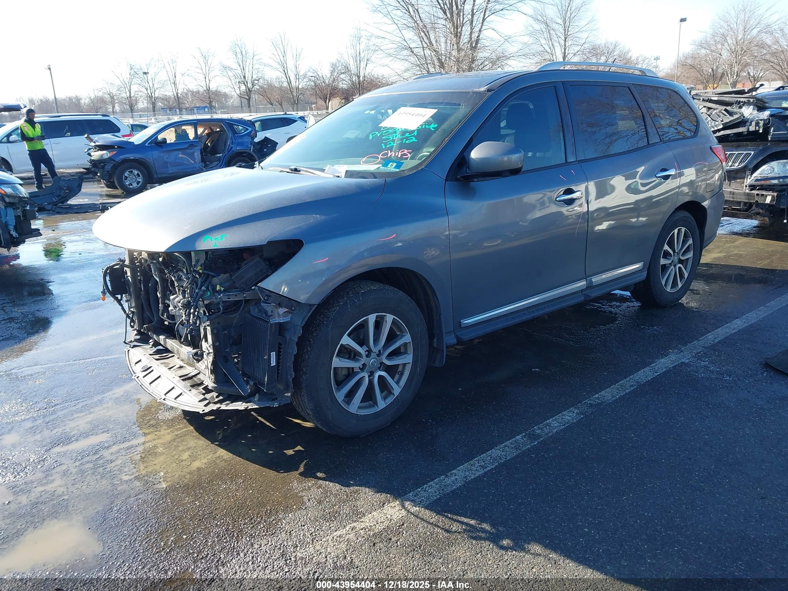 NISSAN PATHFINDER image 2