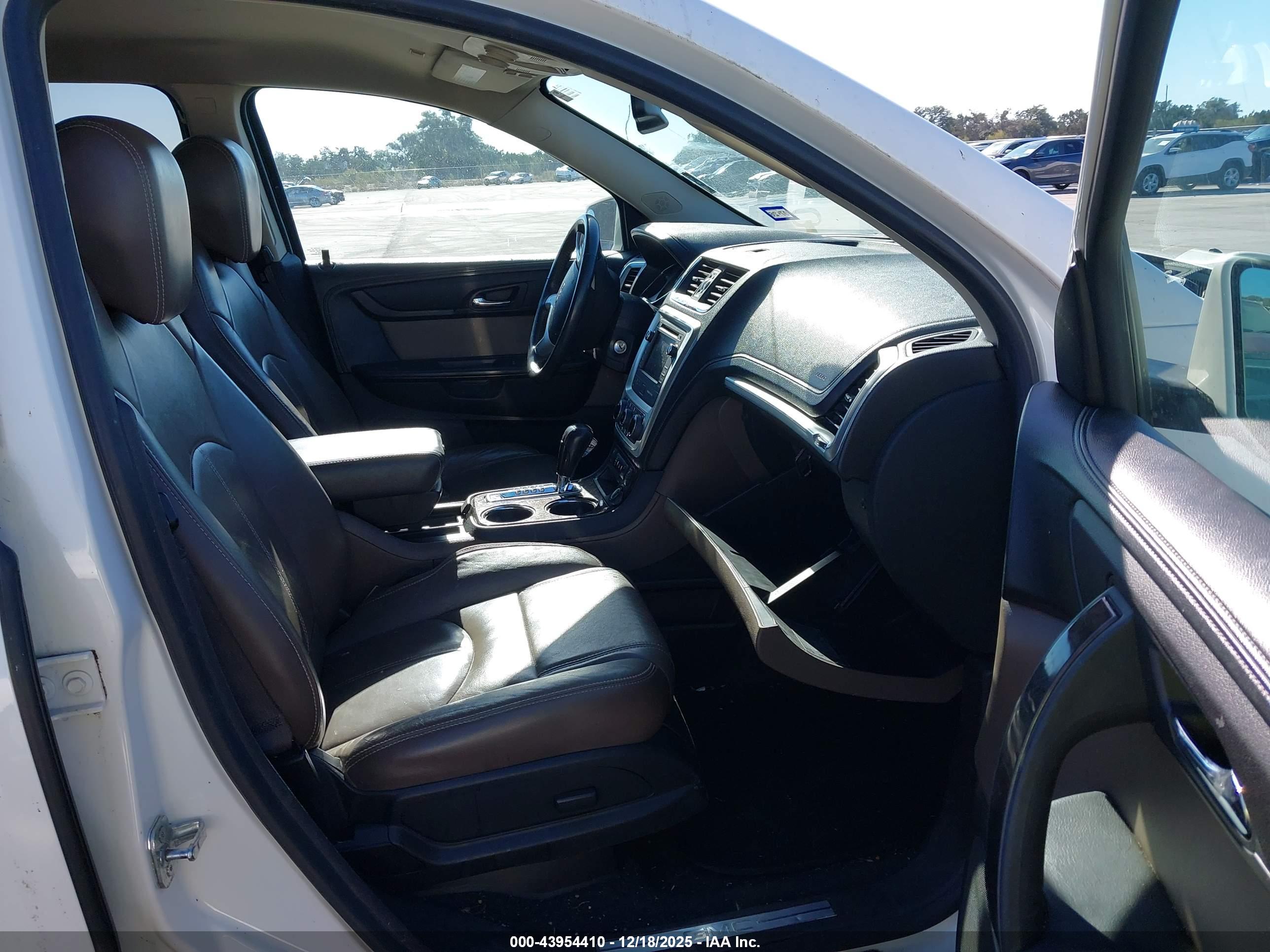 GMC ACADIA image 5