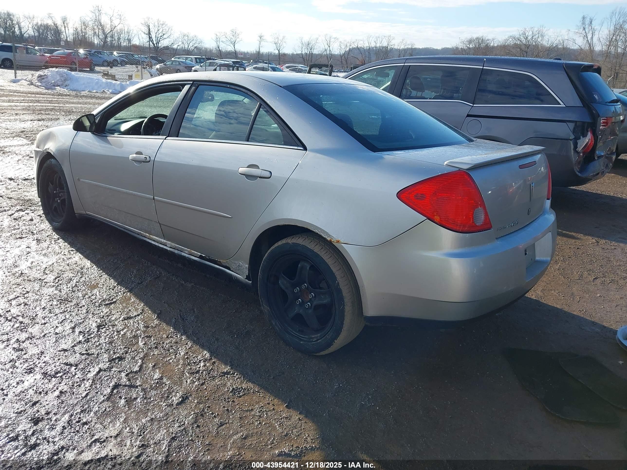 PONTIAC G6 image 3