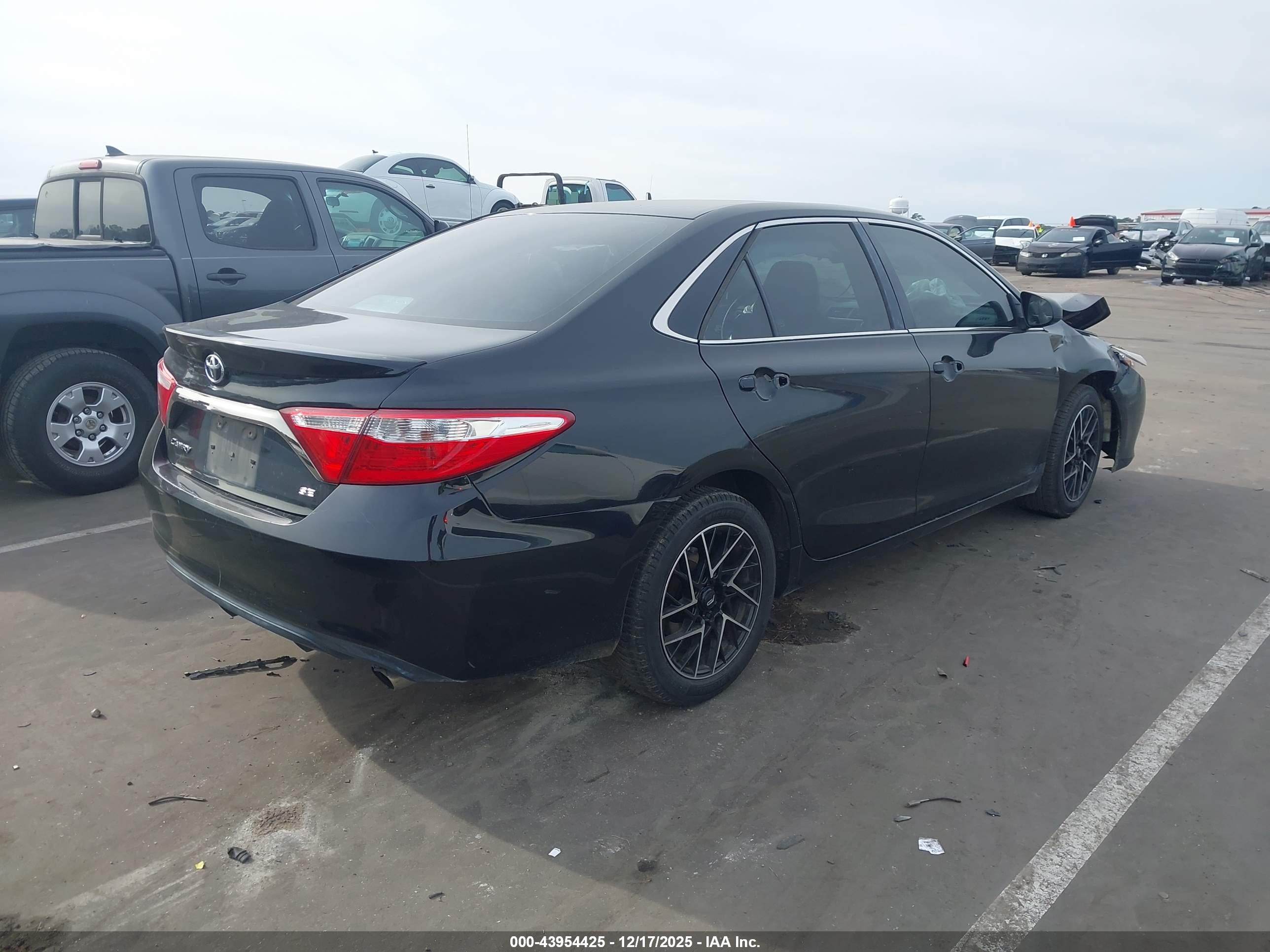 TOYOTA CAMRY image 4
