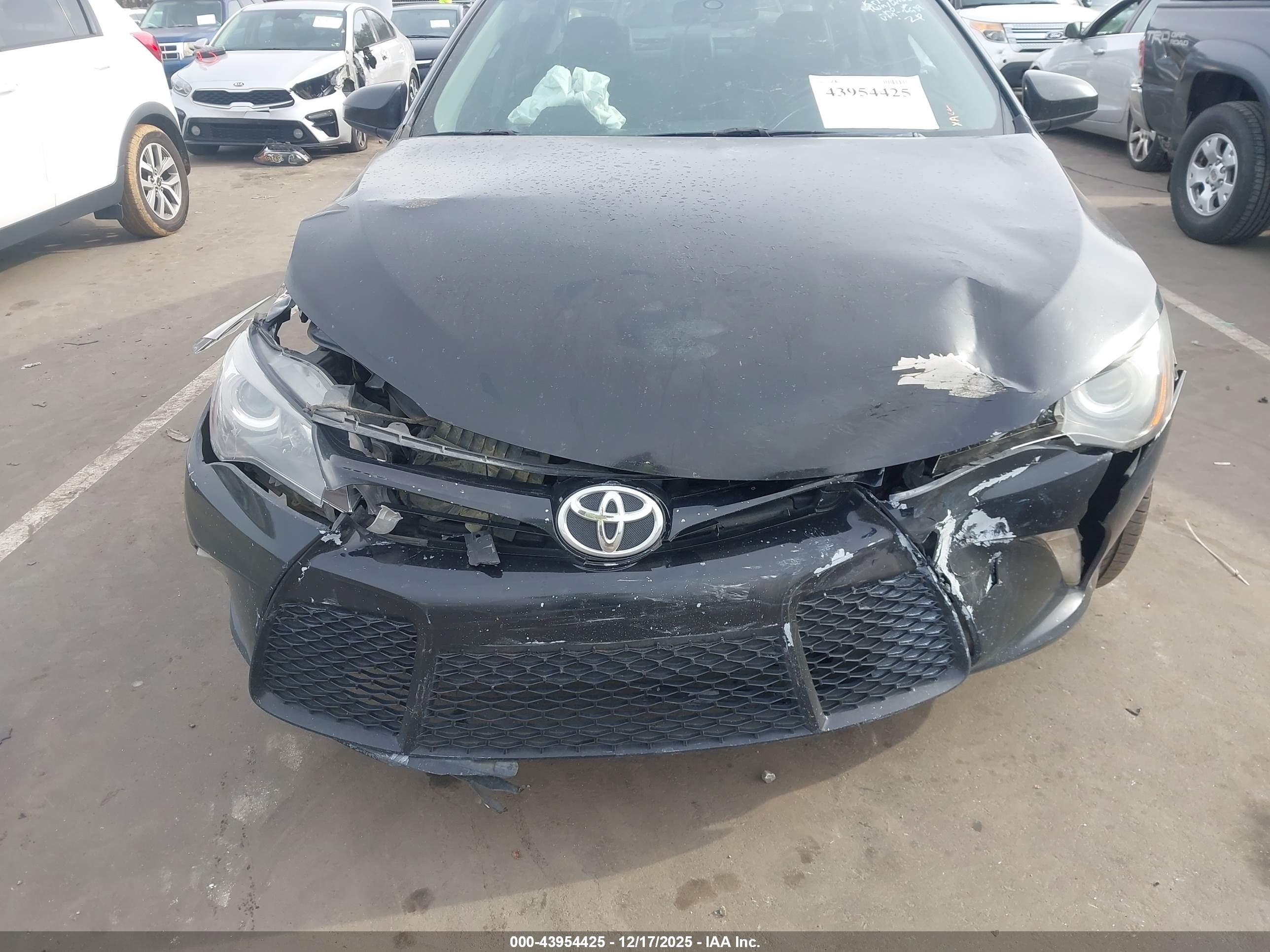 TOYOTA CAMRY image 6