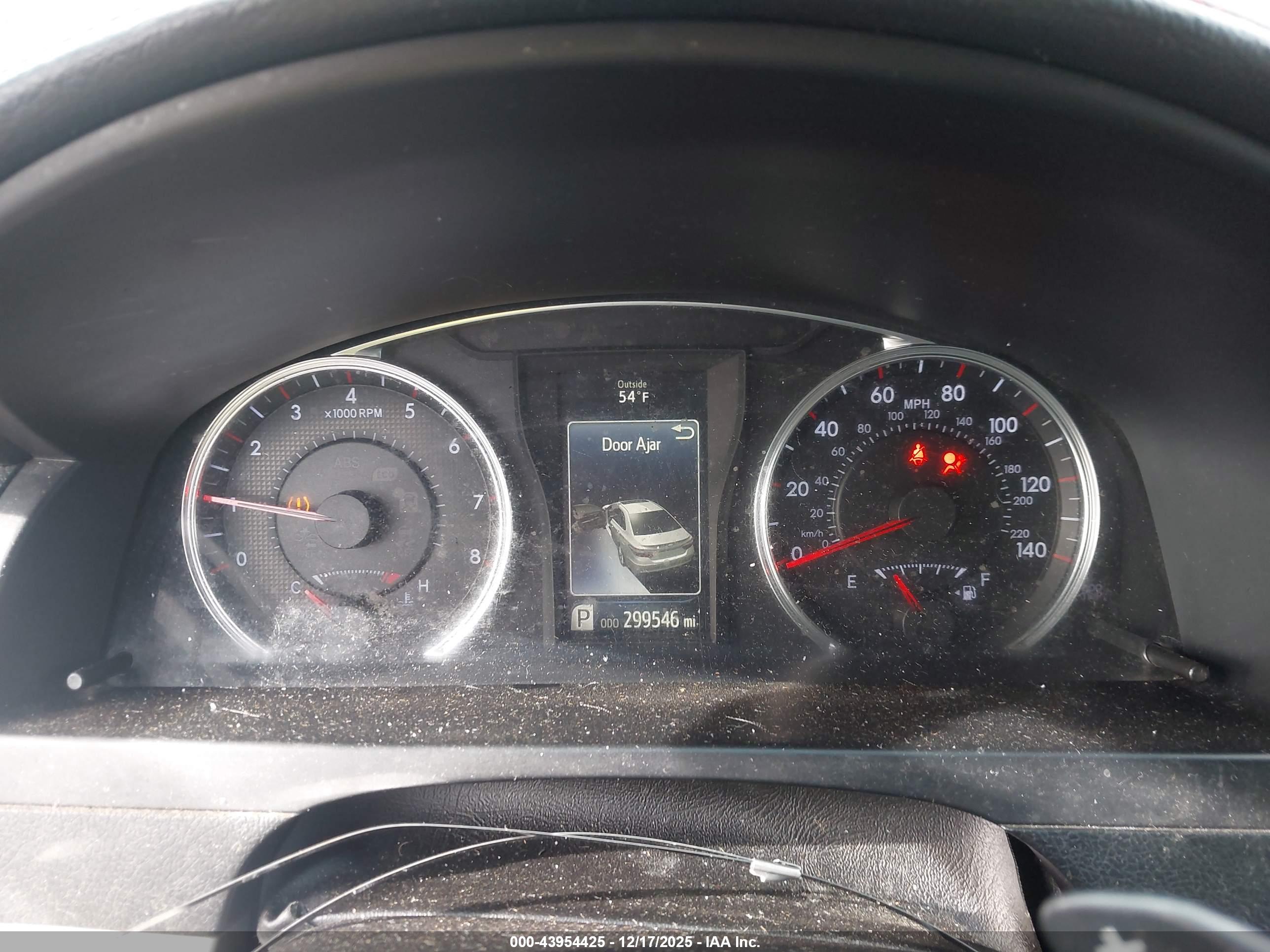 TOYOTA CAMRY image 7