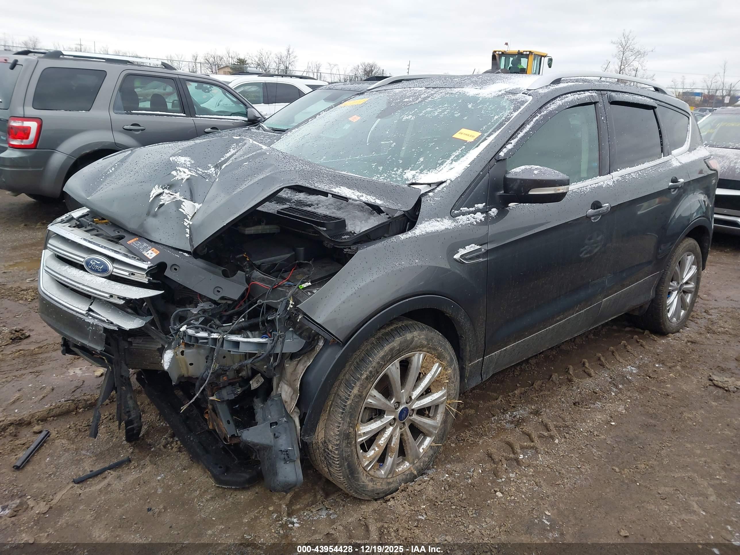 FORD ESCAPE image 2