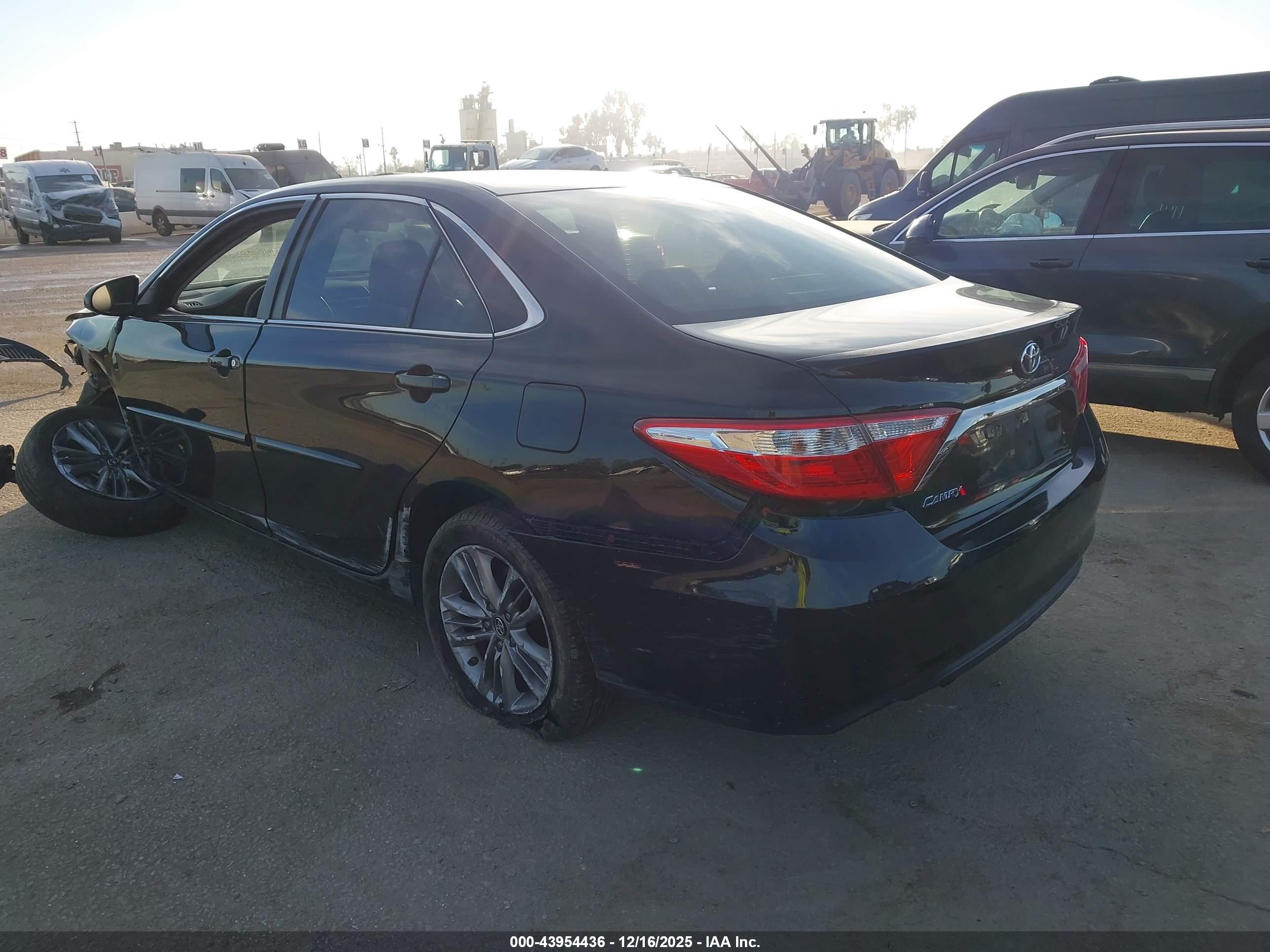 TOYOTA CAMRY image 3