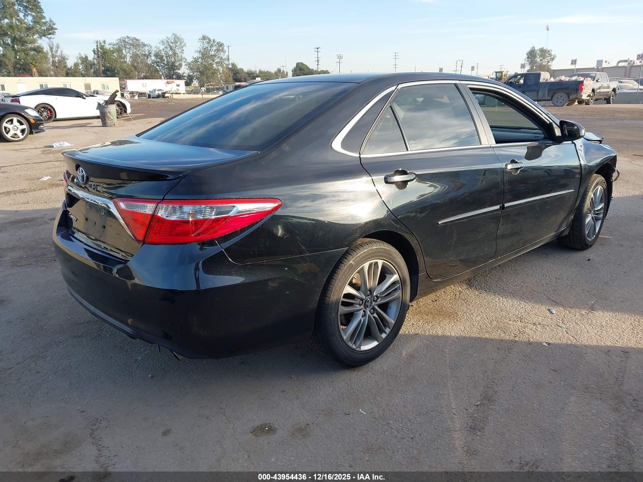 TOYOTA CAMRY image 4