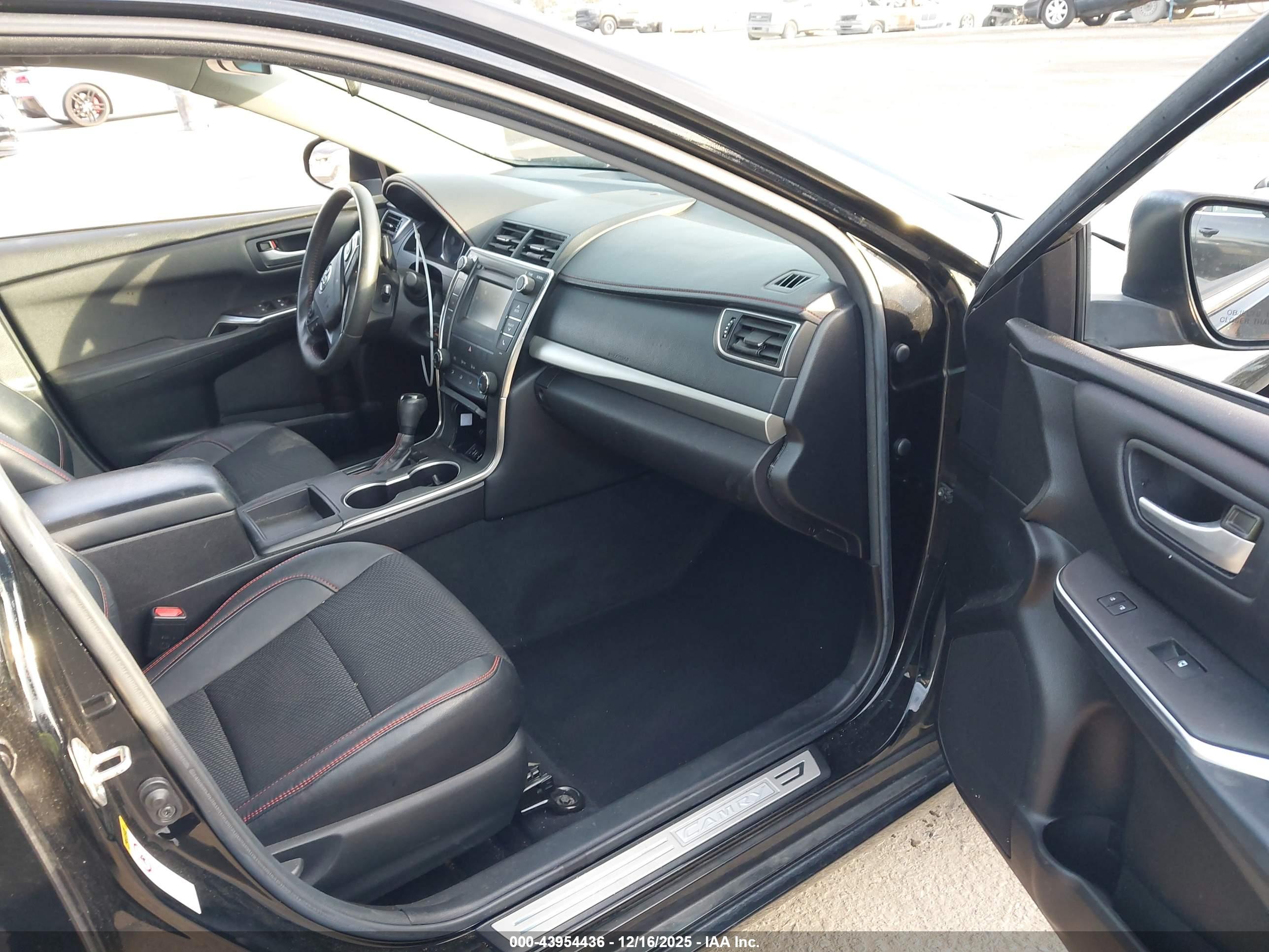 TOYOTA CAMRY image 5