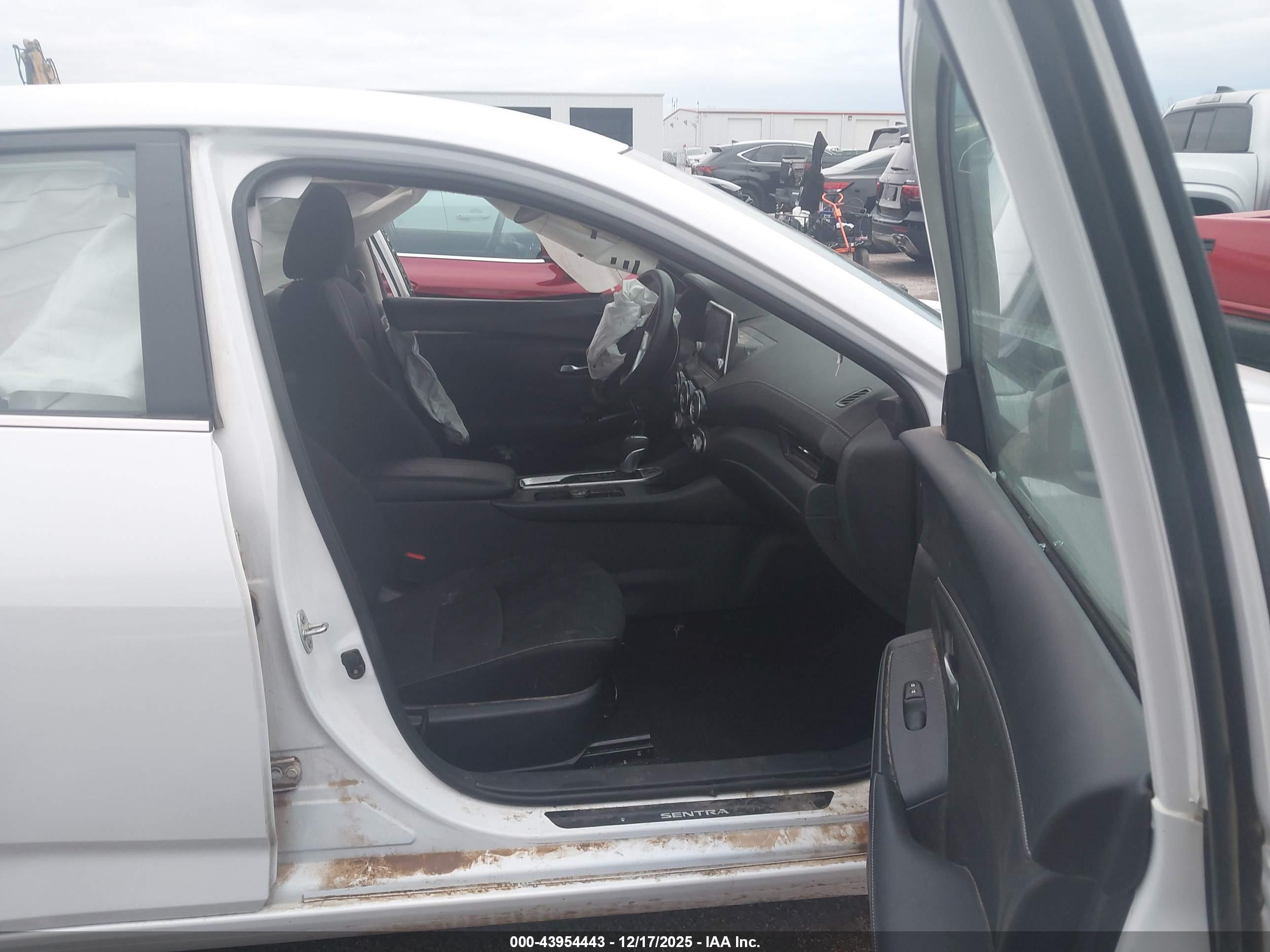 NISSAN SENTRA image 5