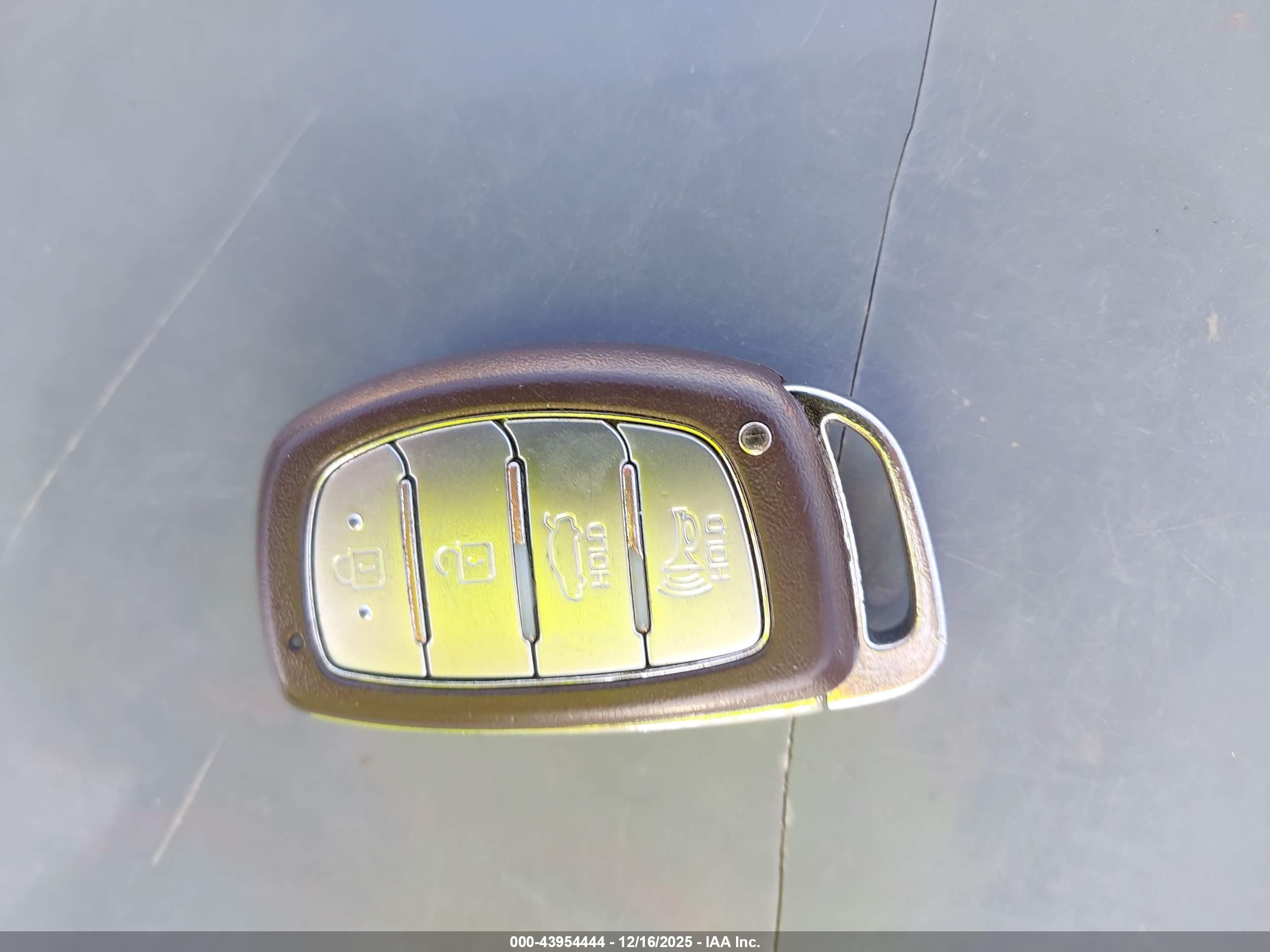 HYUNDAI SONATA image 11