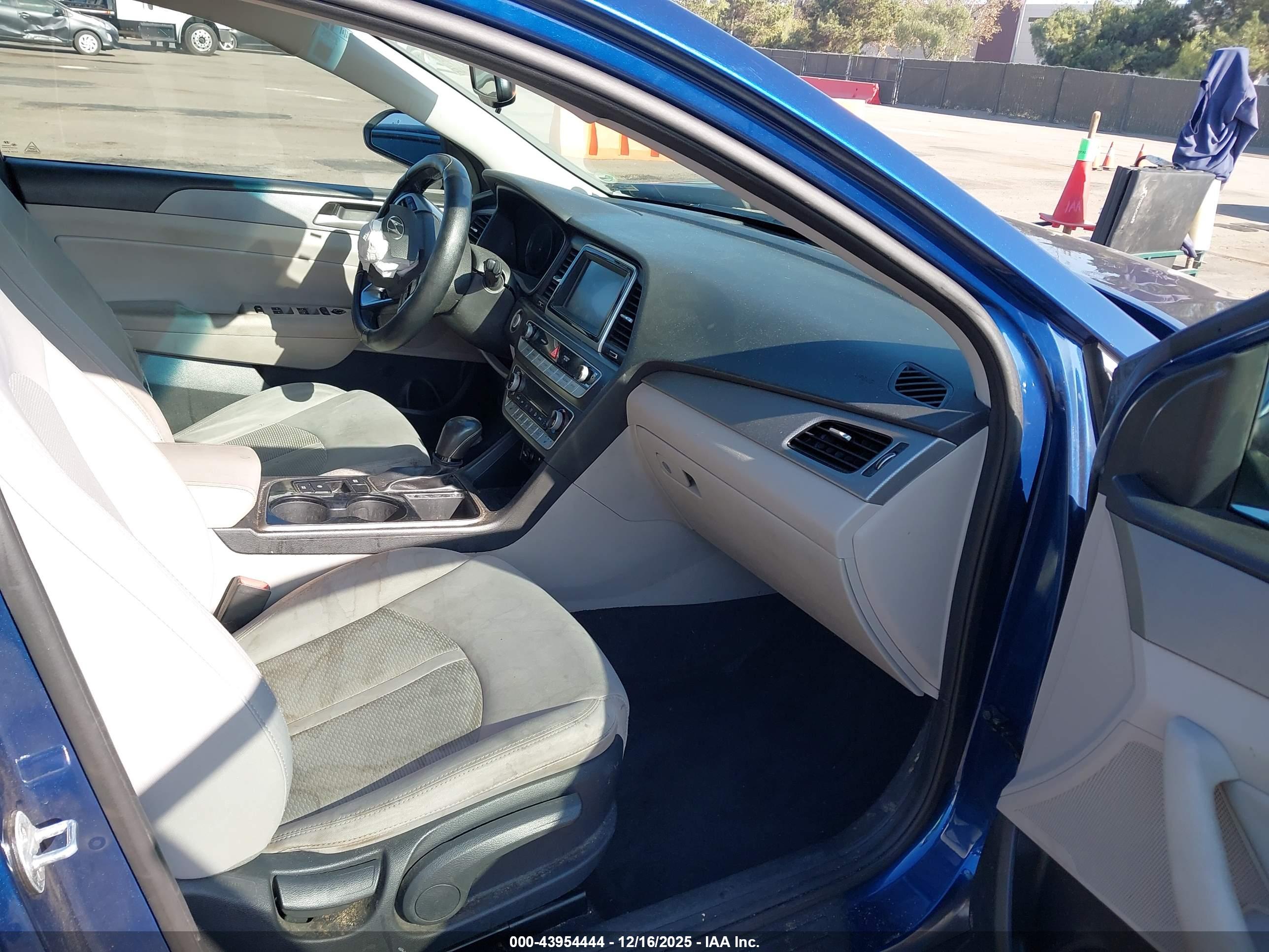 HYUNDAI SONATA image 5