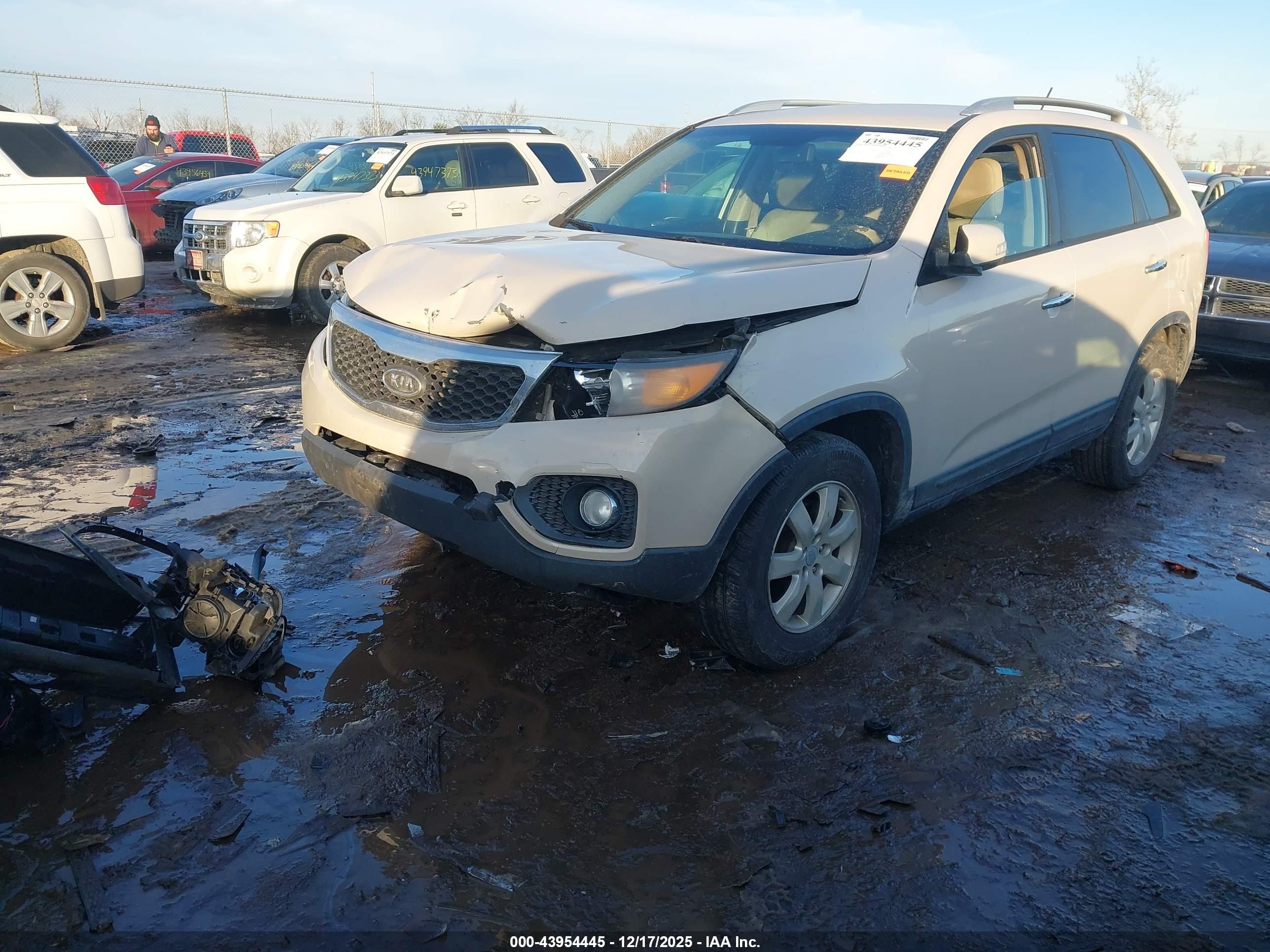 KIA SORENTO image 2