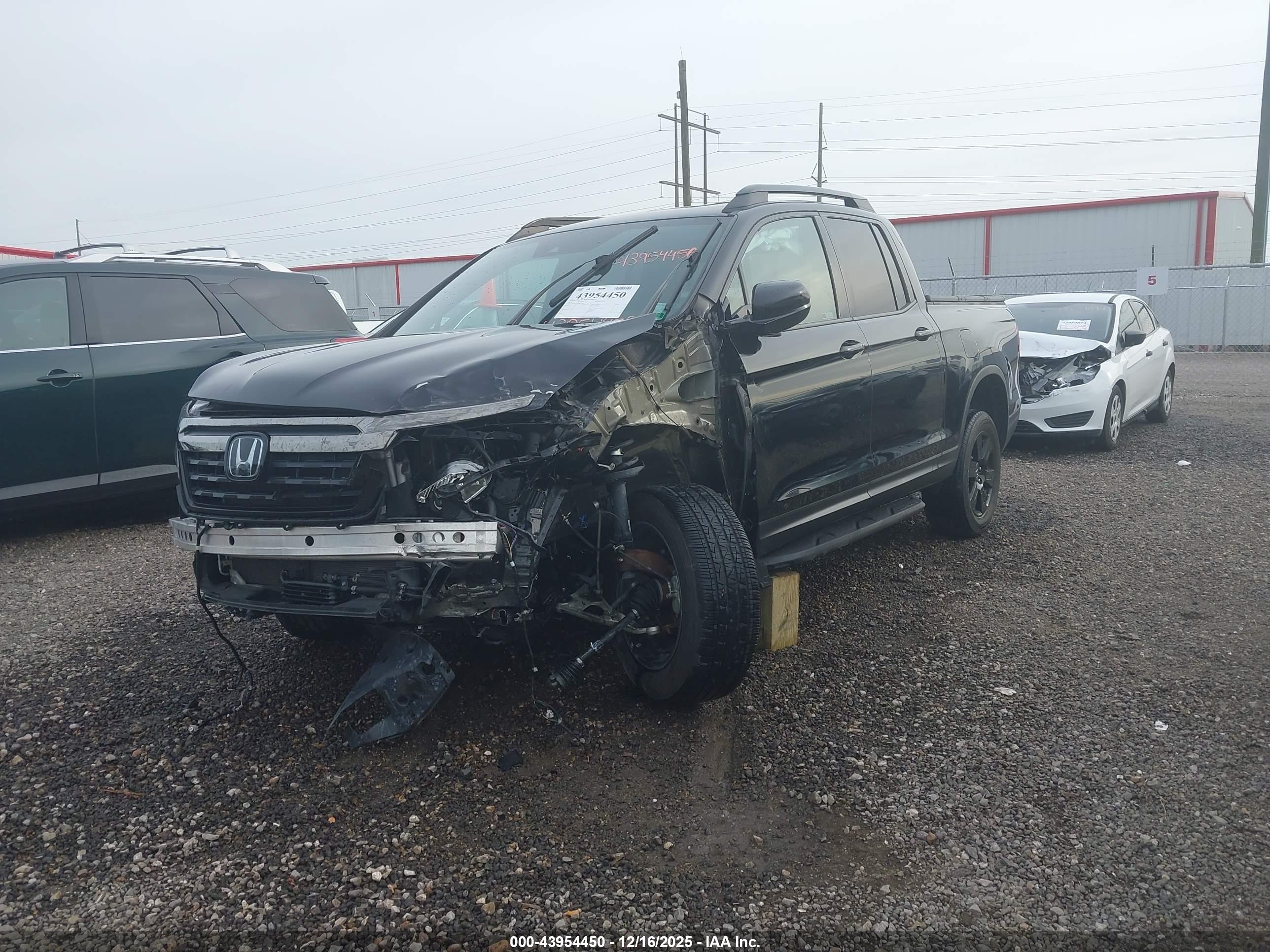 HONDA RIDGELINE image 2