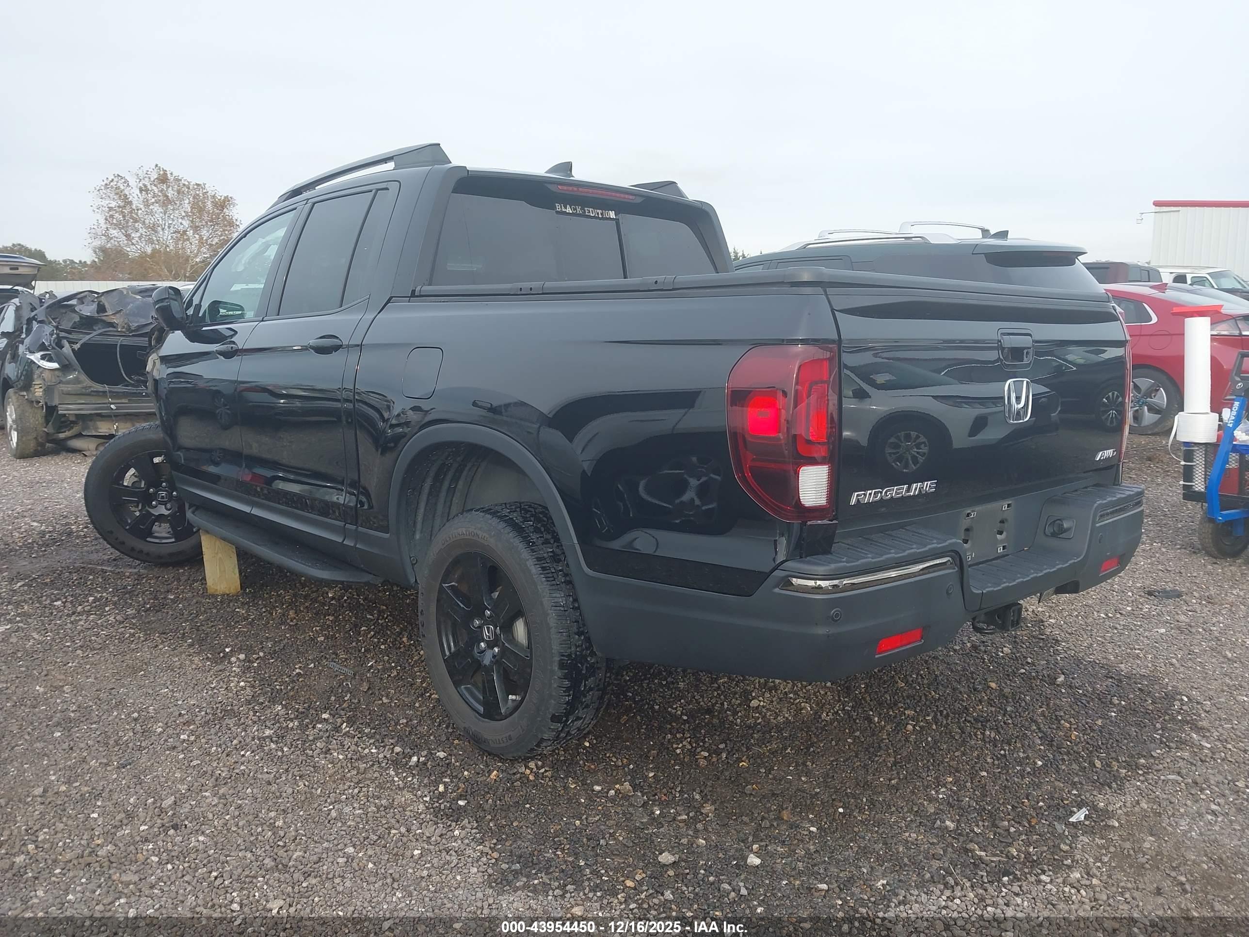 HONDA RIDGELINE image 3