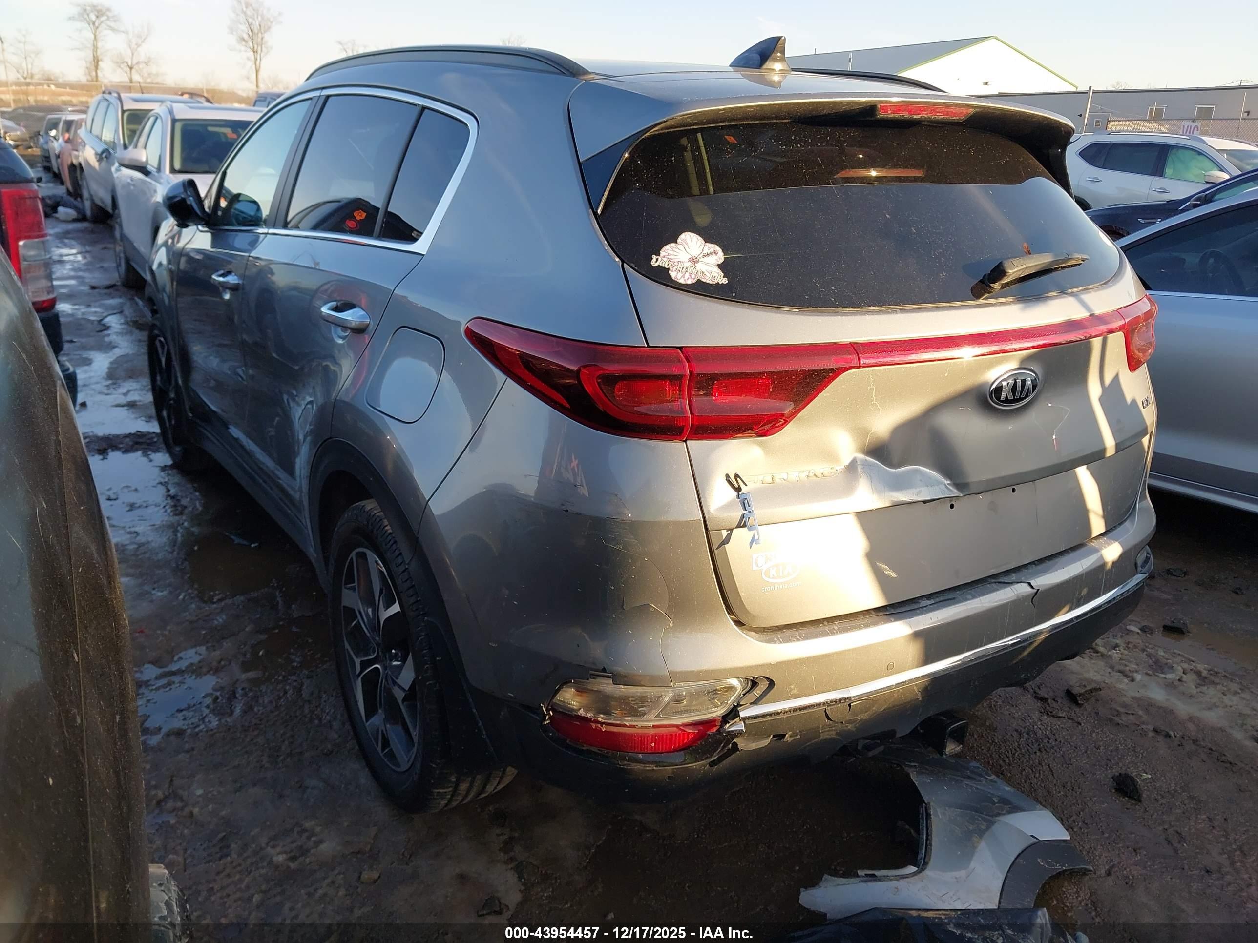 KIA SPORTAGE image 3