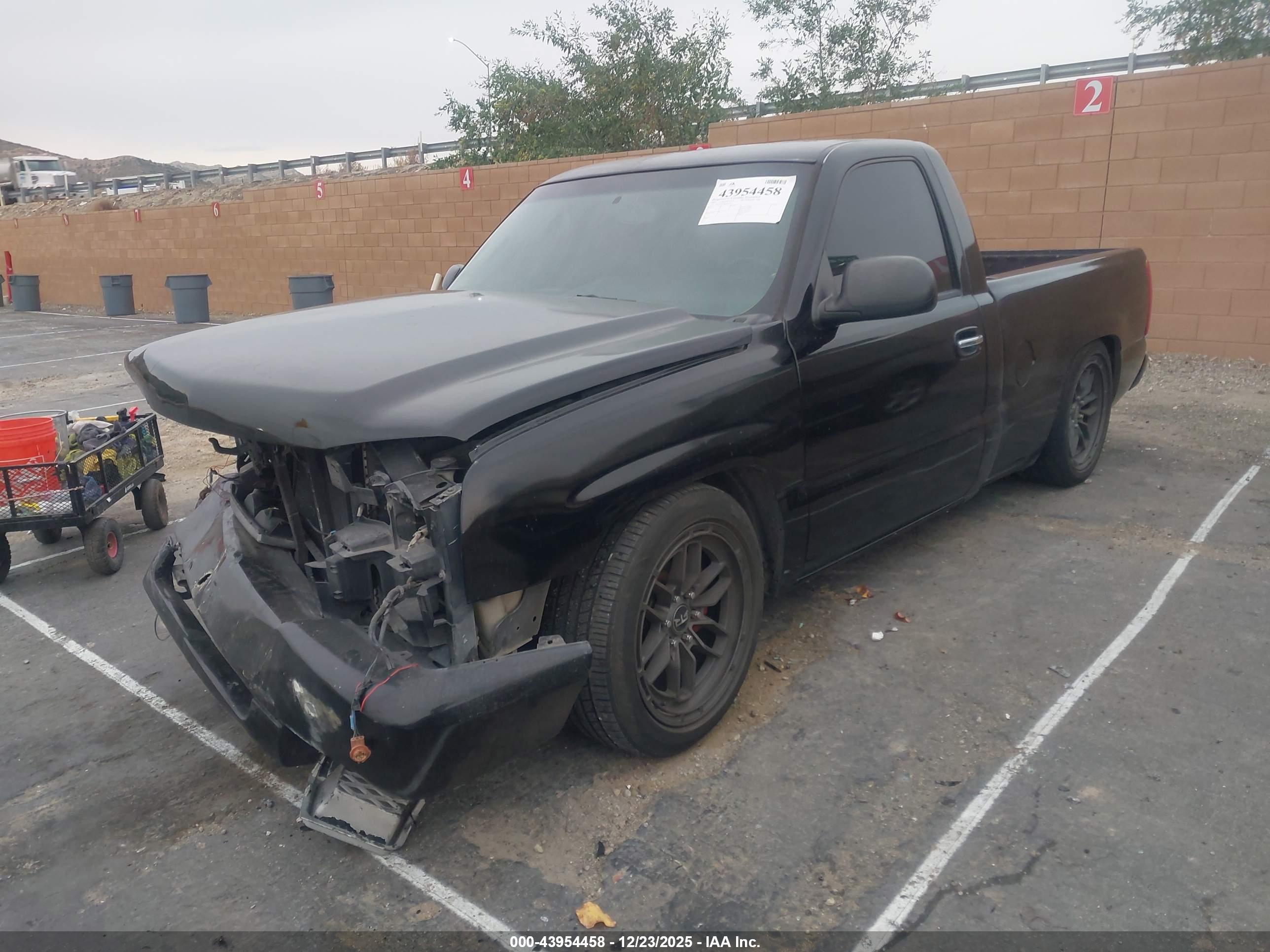 CHEVROLET SILVERADO image 2