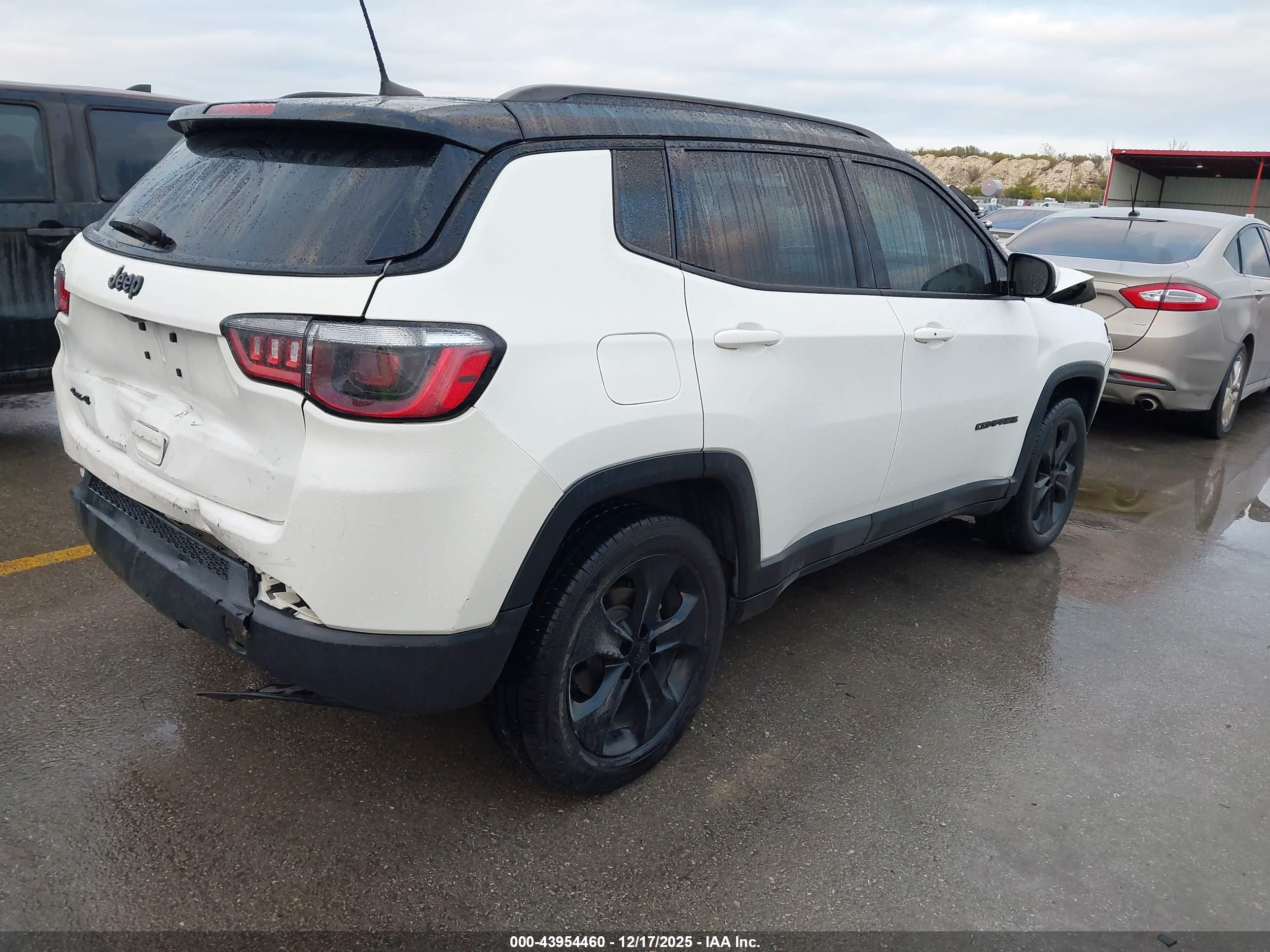 JEEP COMPASS image 4