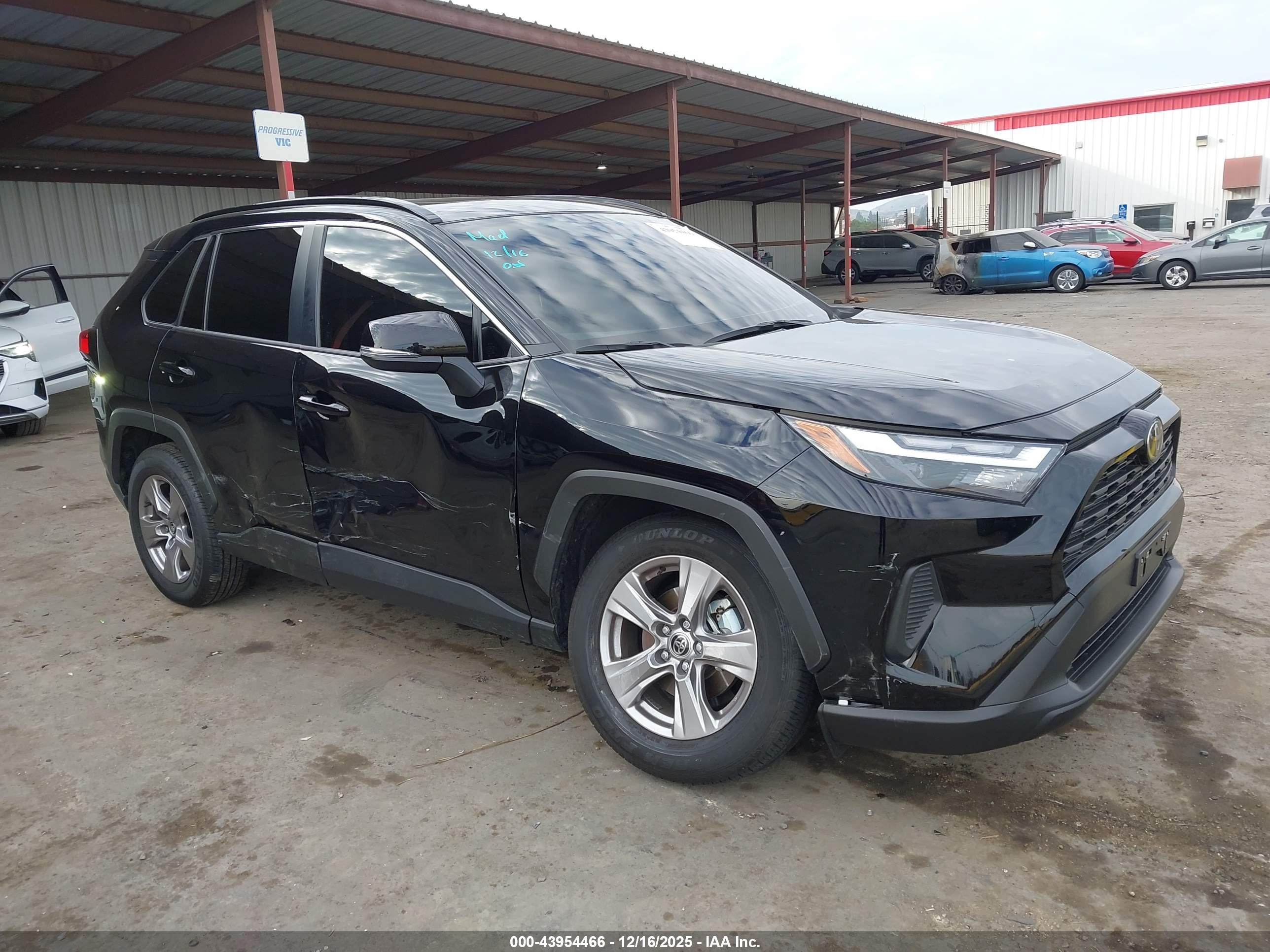 TOYOTA RAV4 image 6
