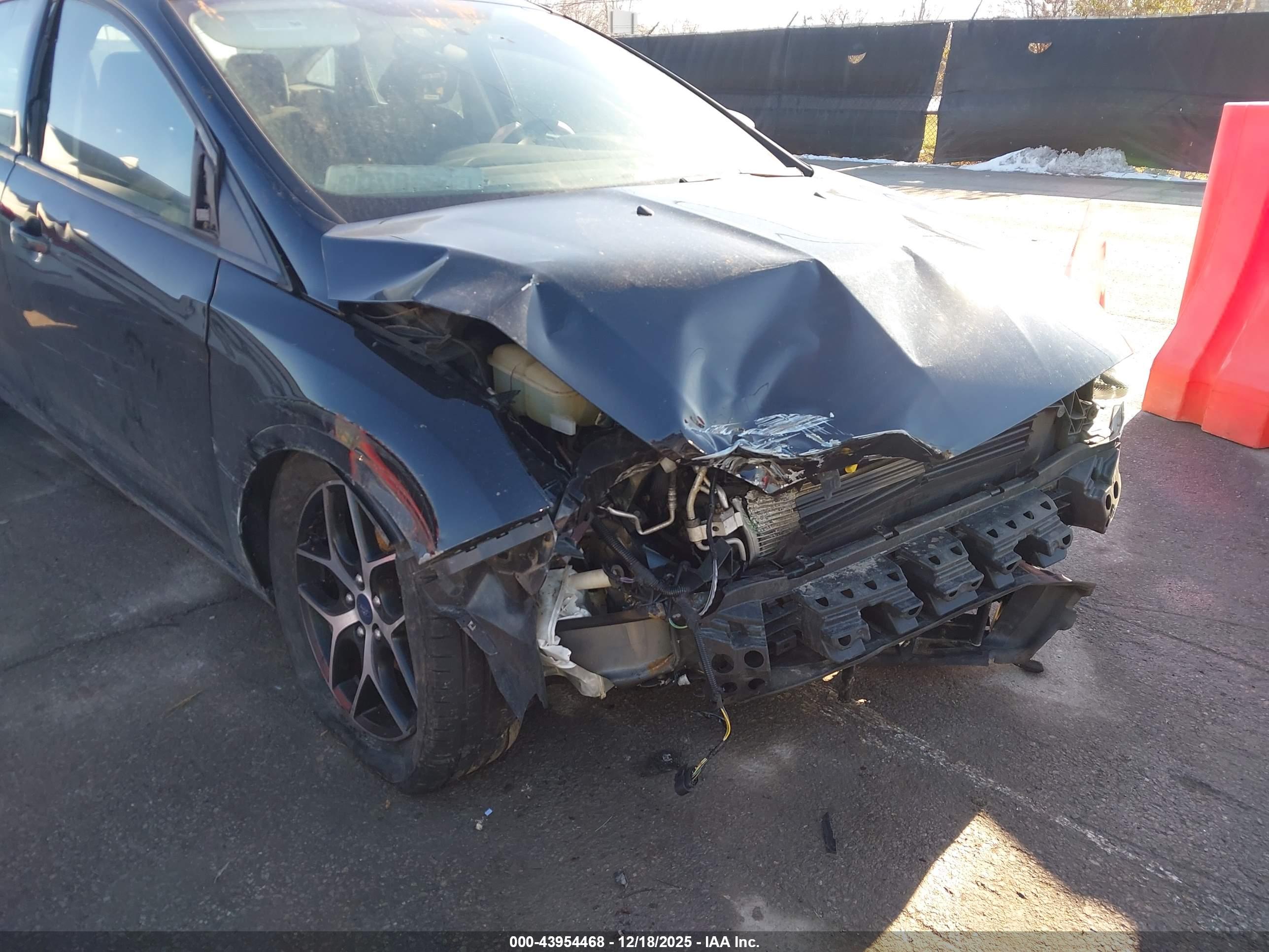FORD FOCUS image 6
