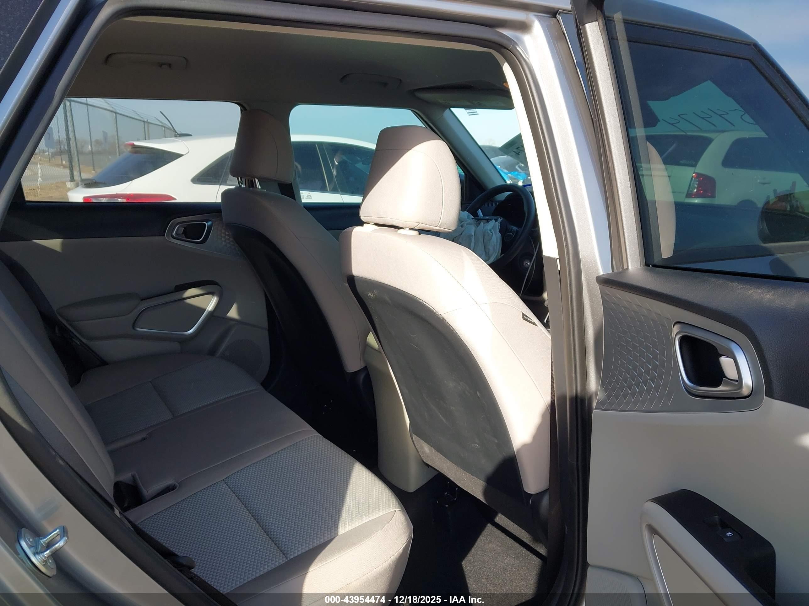 KIA SOUL image 8