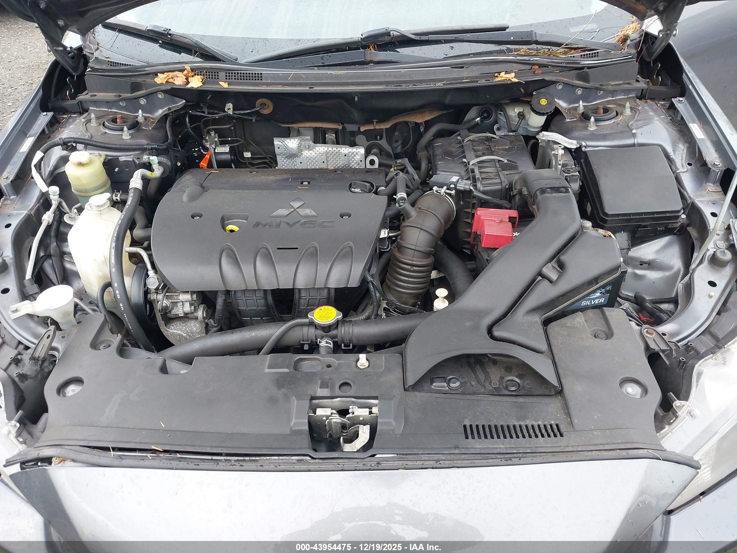 MITSUBISHI LANCER image 10