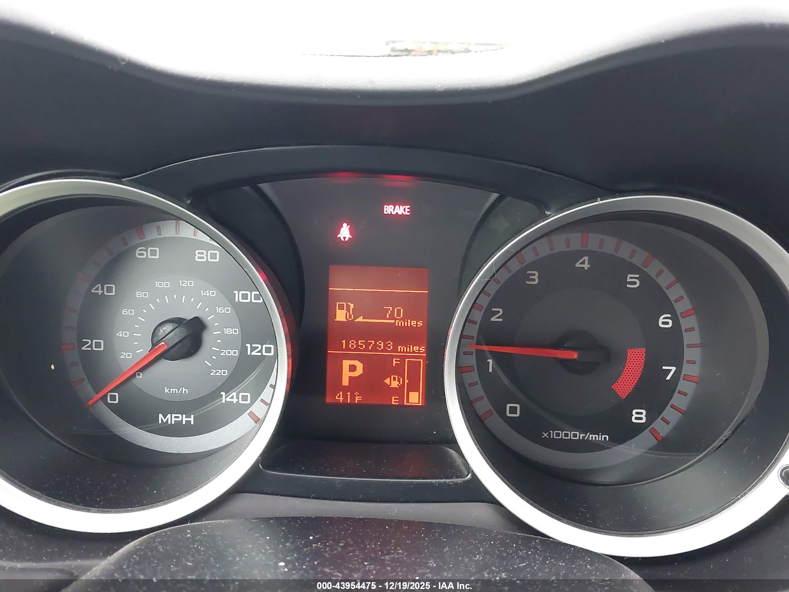 MITSUBISHI LANCER image 7