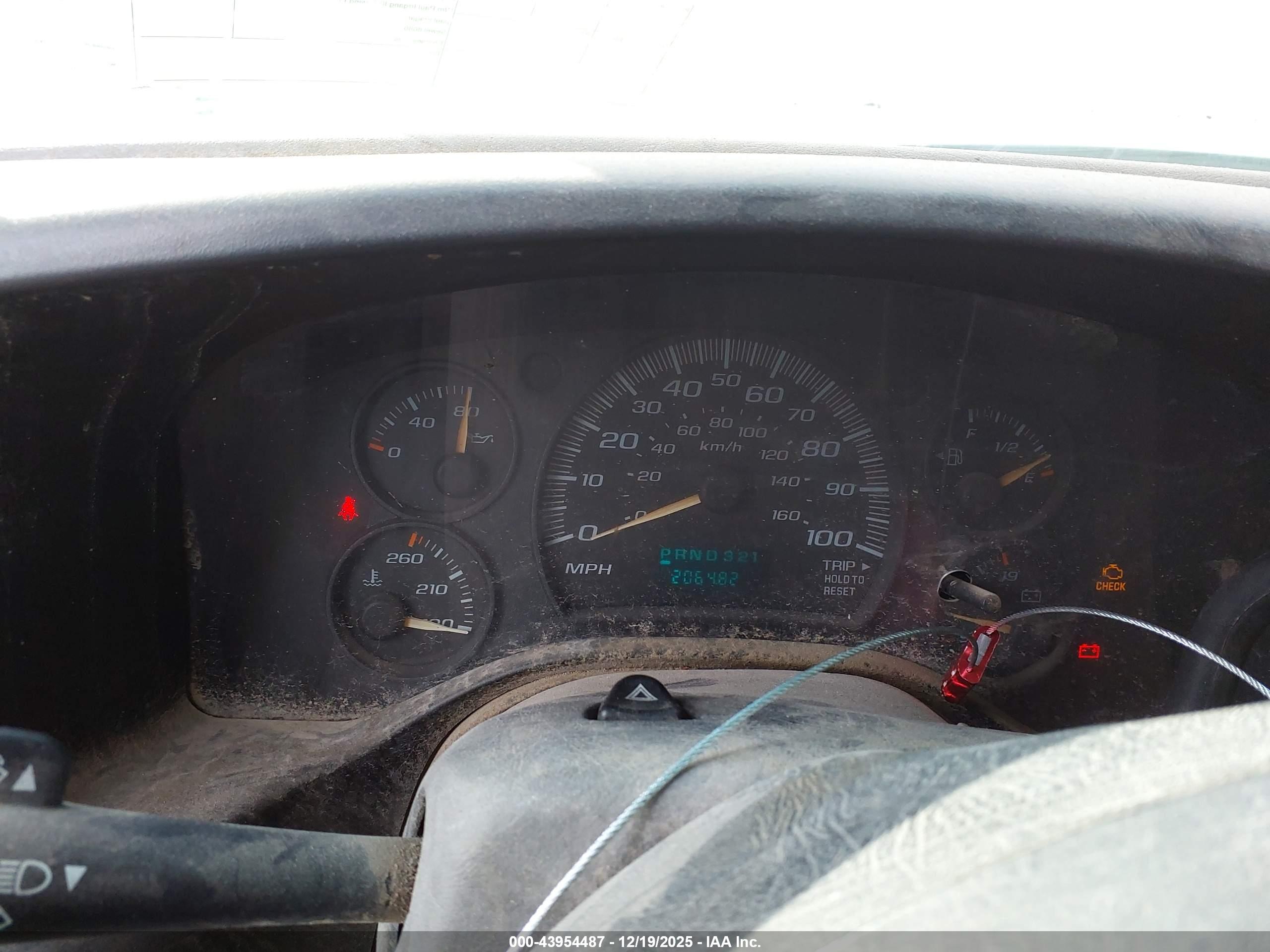 CHEVROLET EXPRESS image 7
