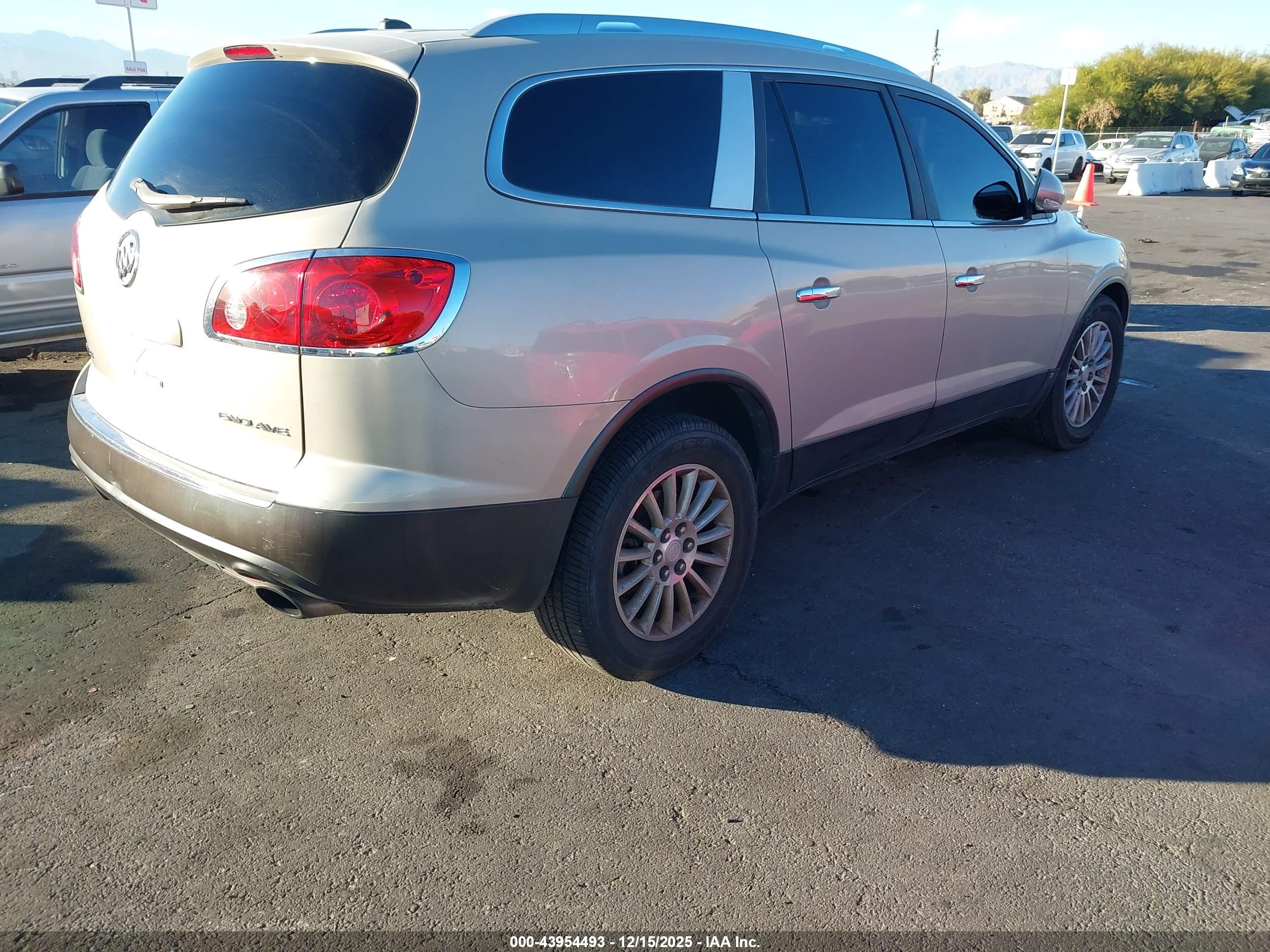 BUICK ENCLAVE image 4