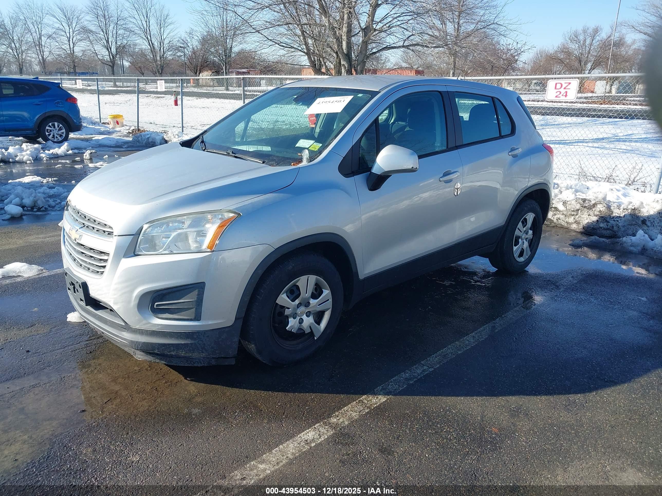 CHEVROLET TRAX image 2