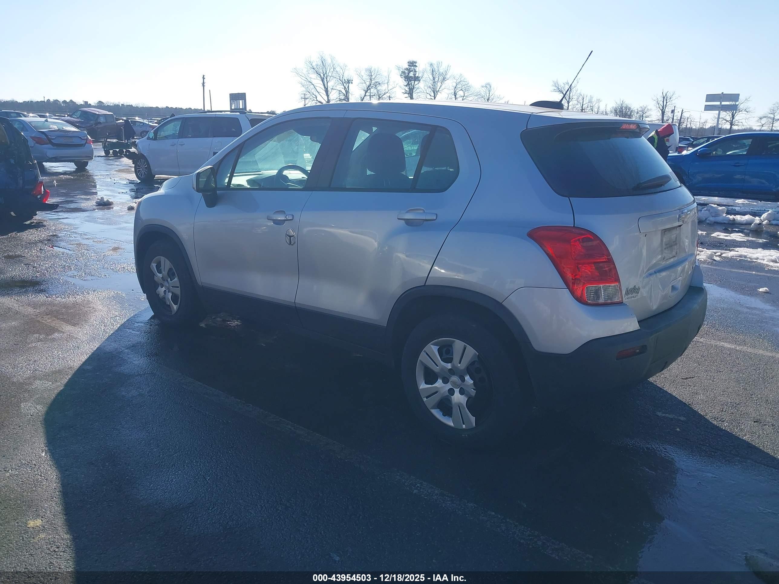 CHEVROLET TRAX image 3