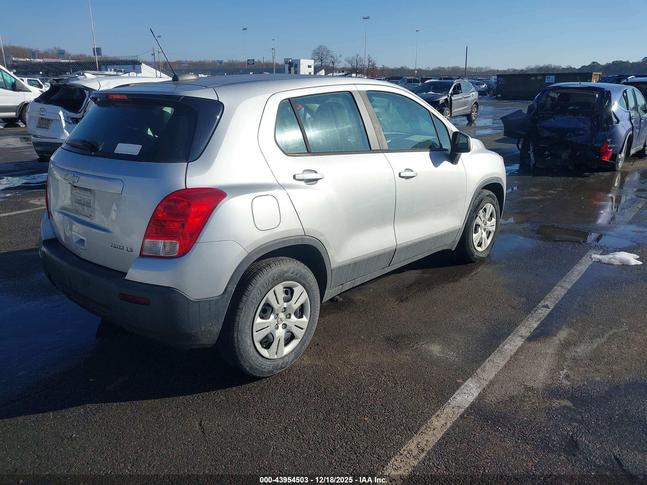 CHEVROLET TRAX image 4