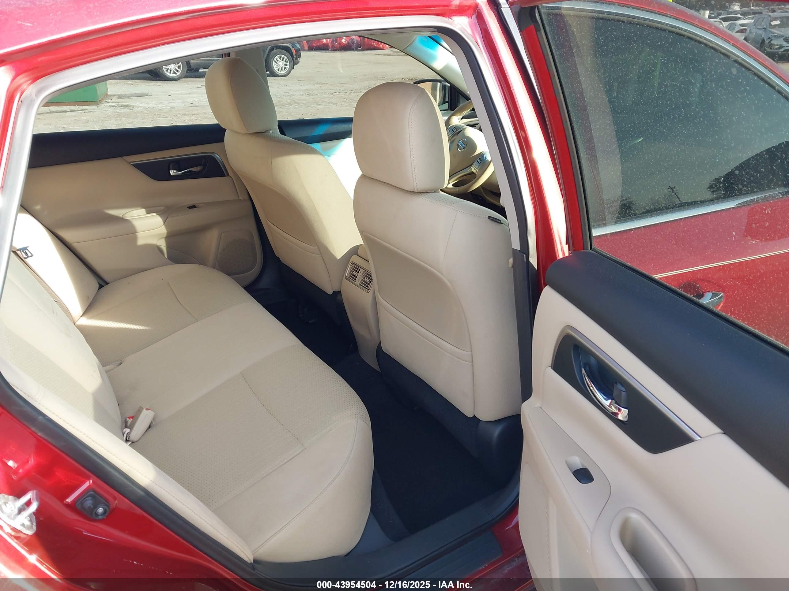 NISSAN ALTIMA image 8