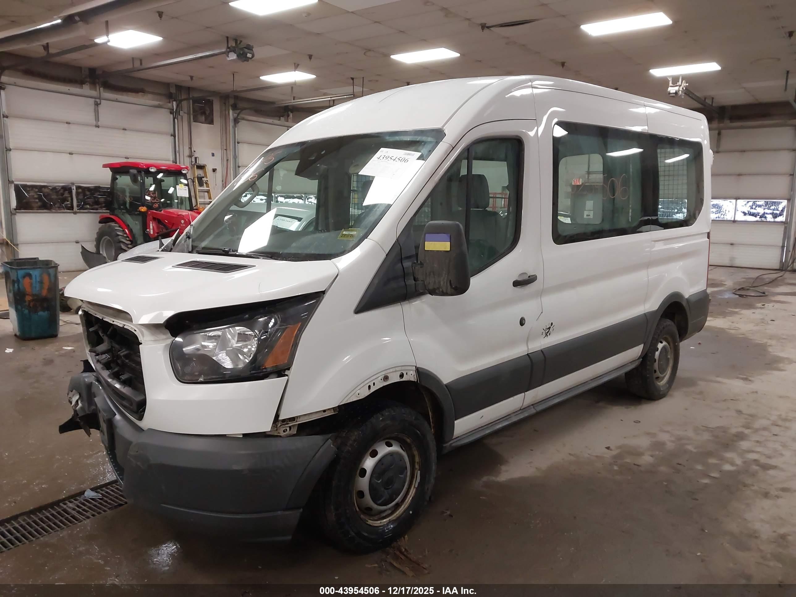 FORD TRANSIT-250 image 2