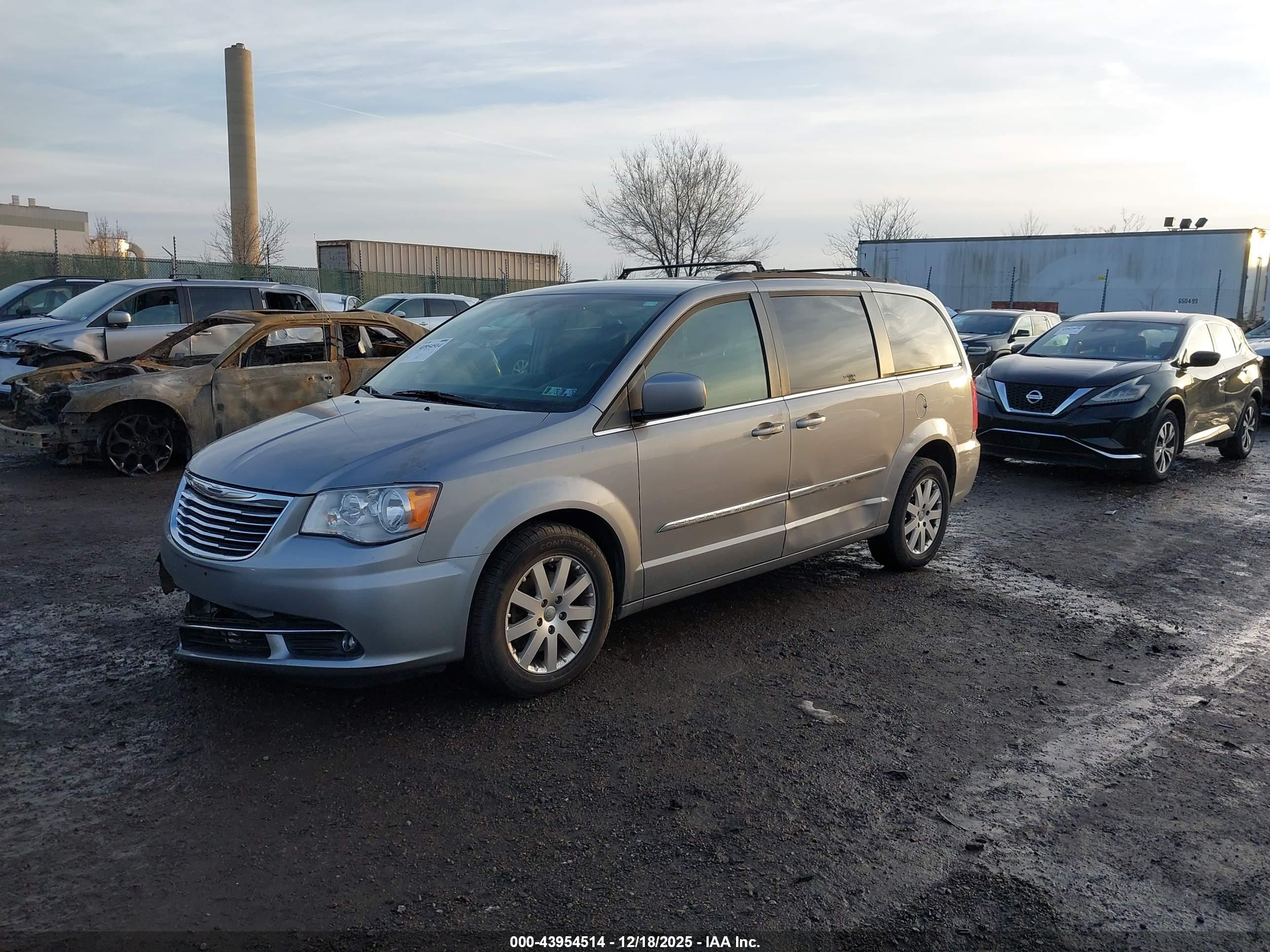 CHRYSLER TOWN image 2