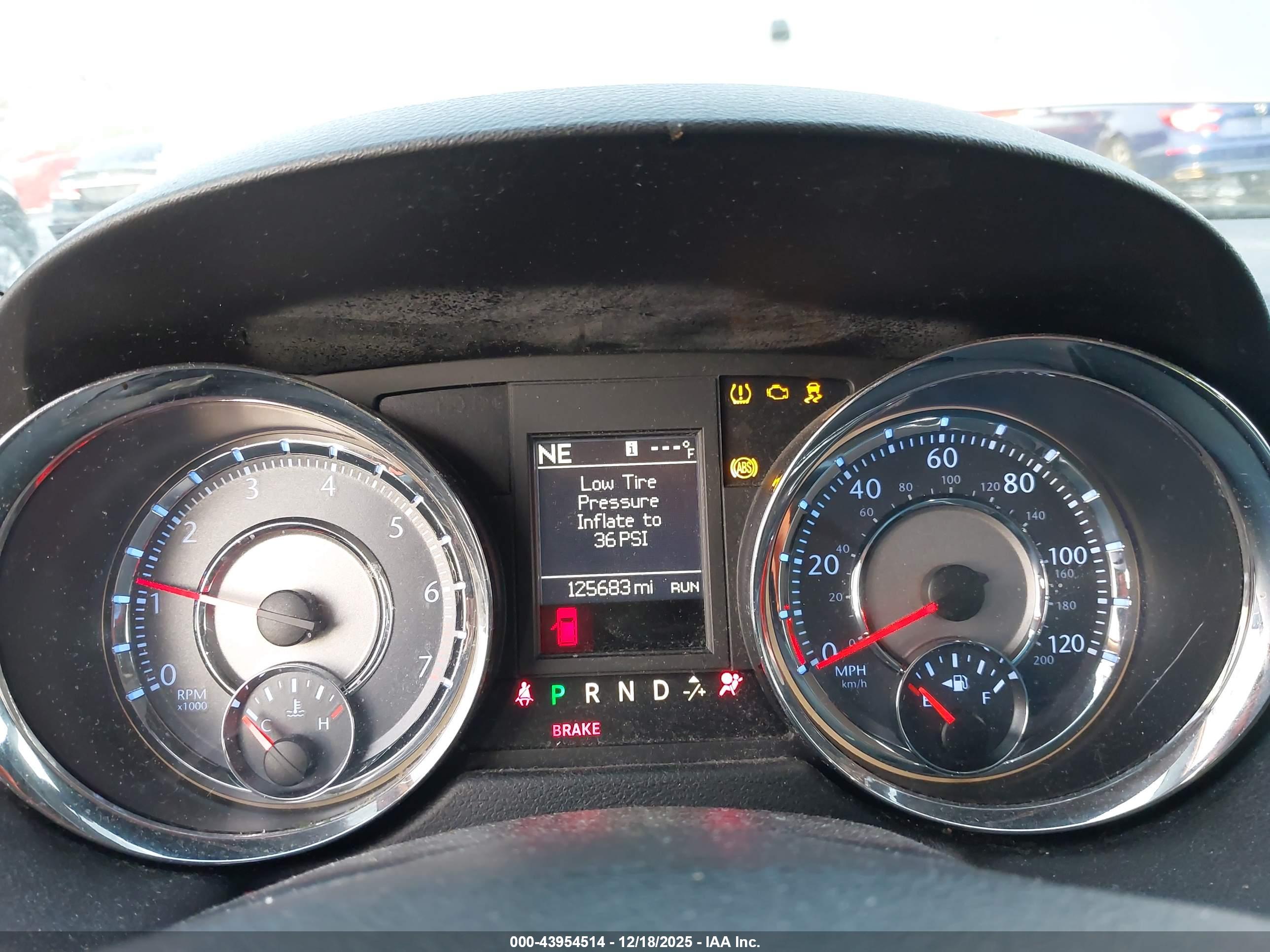CHRYSLER TOWN image 7