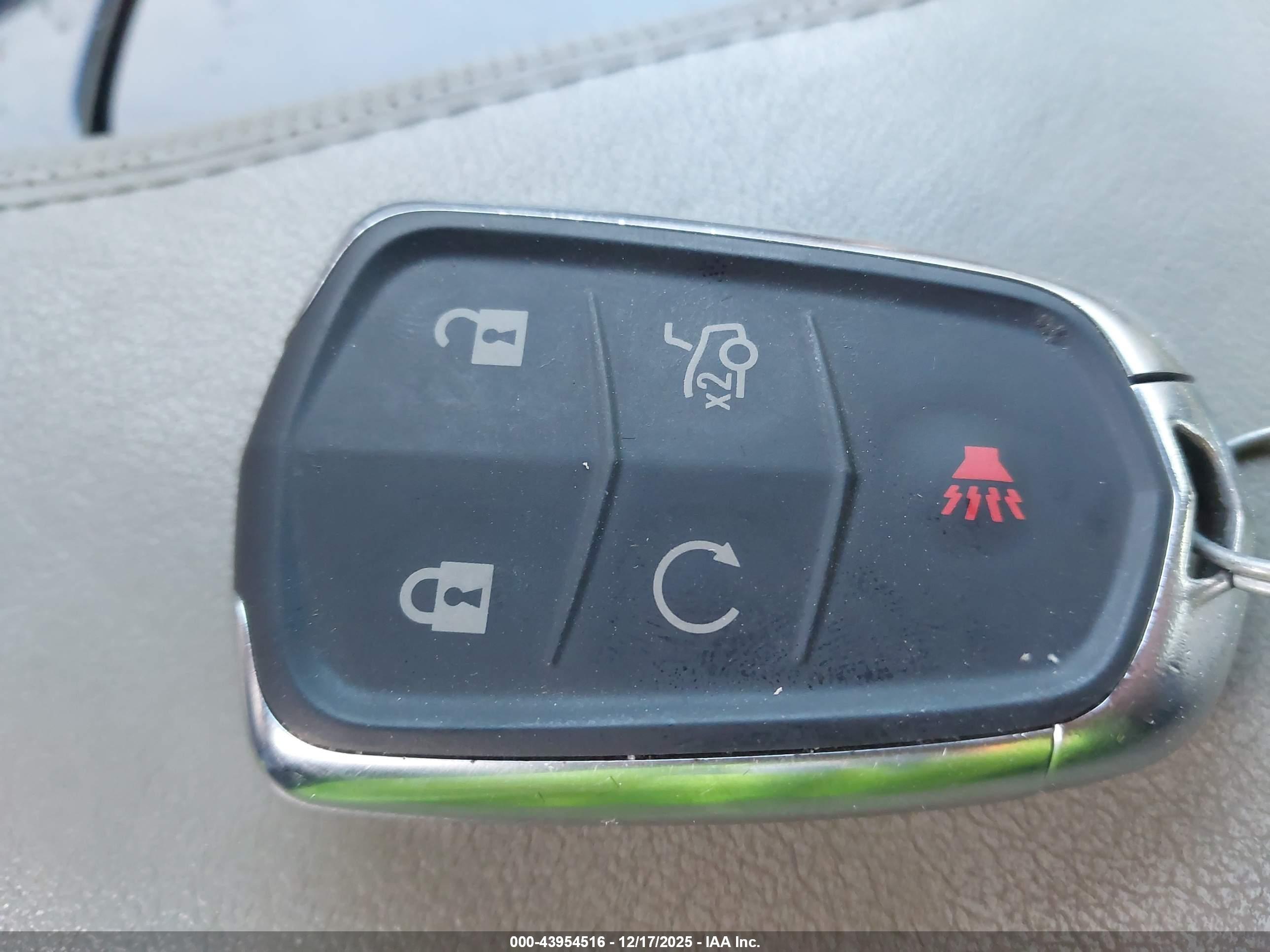 CADILLAC CTS image 11