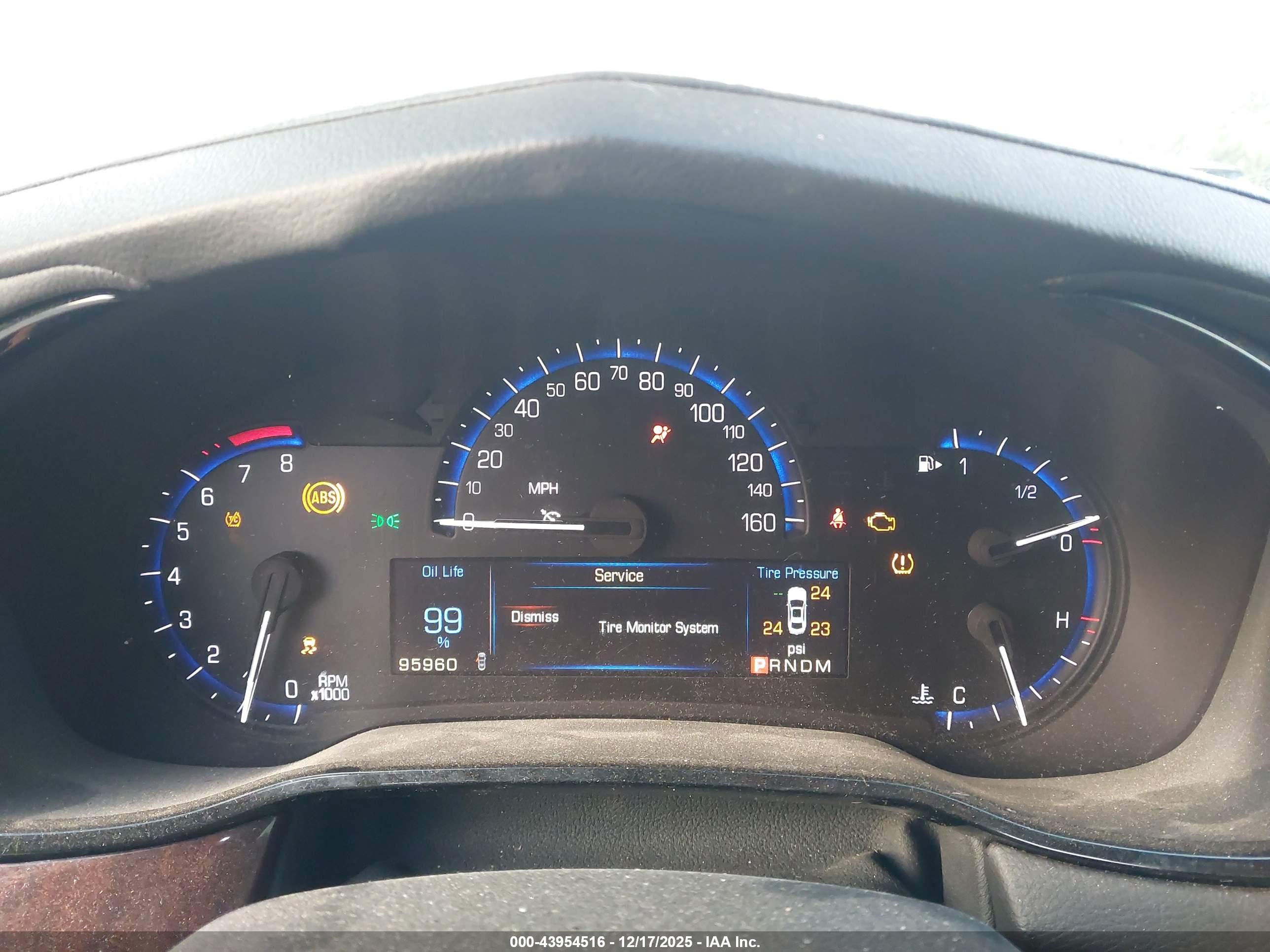 CADILLAC CTS image 7