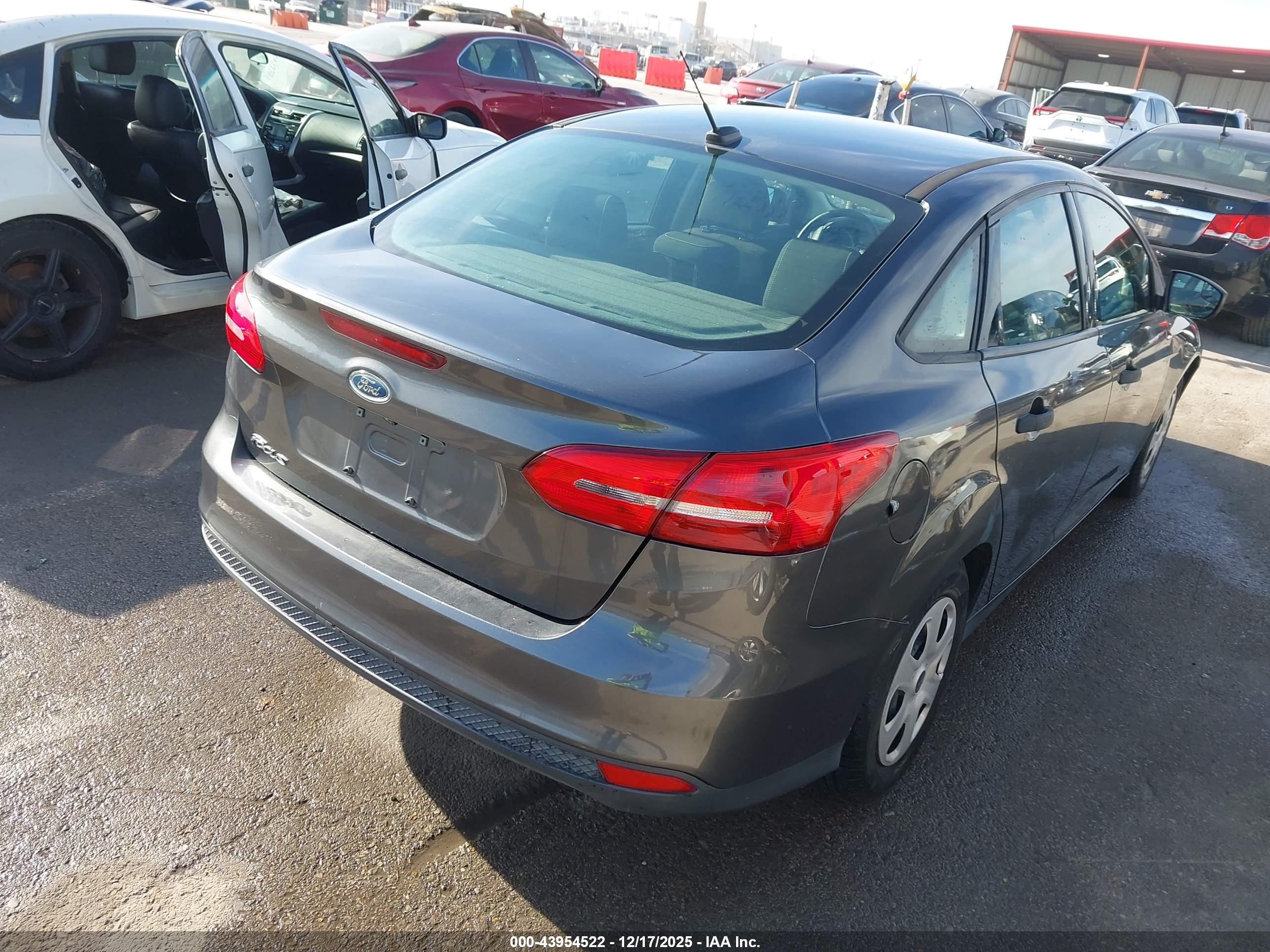 FORD FOCUS image 4