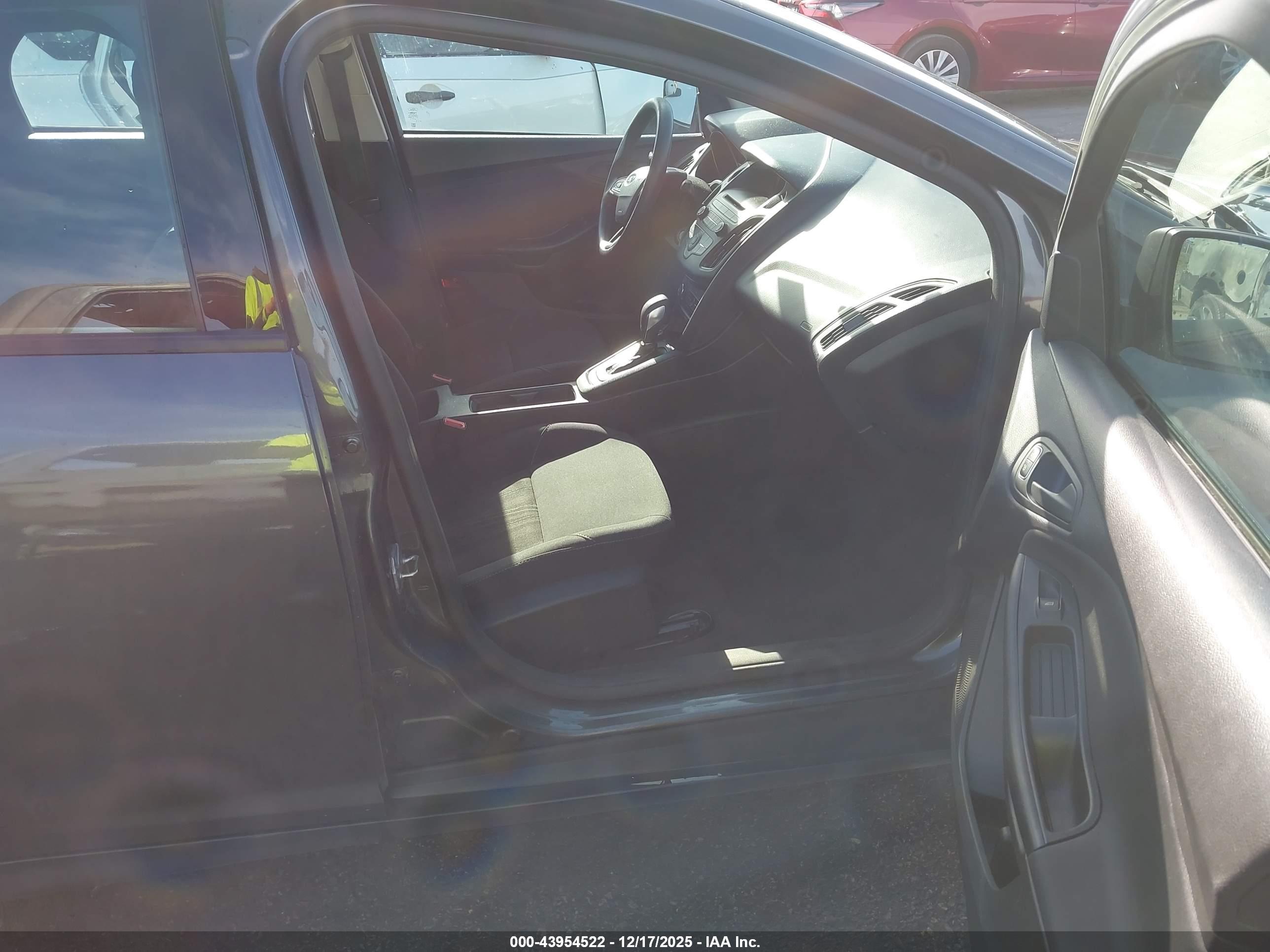 FORD FOCUS image 5