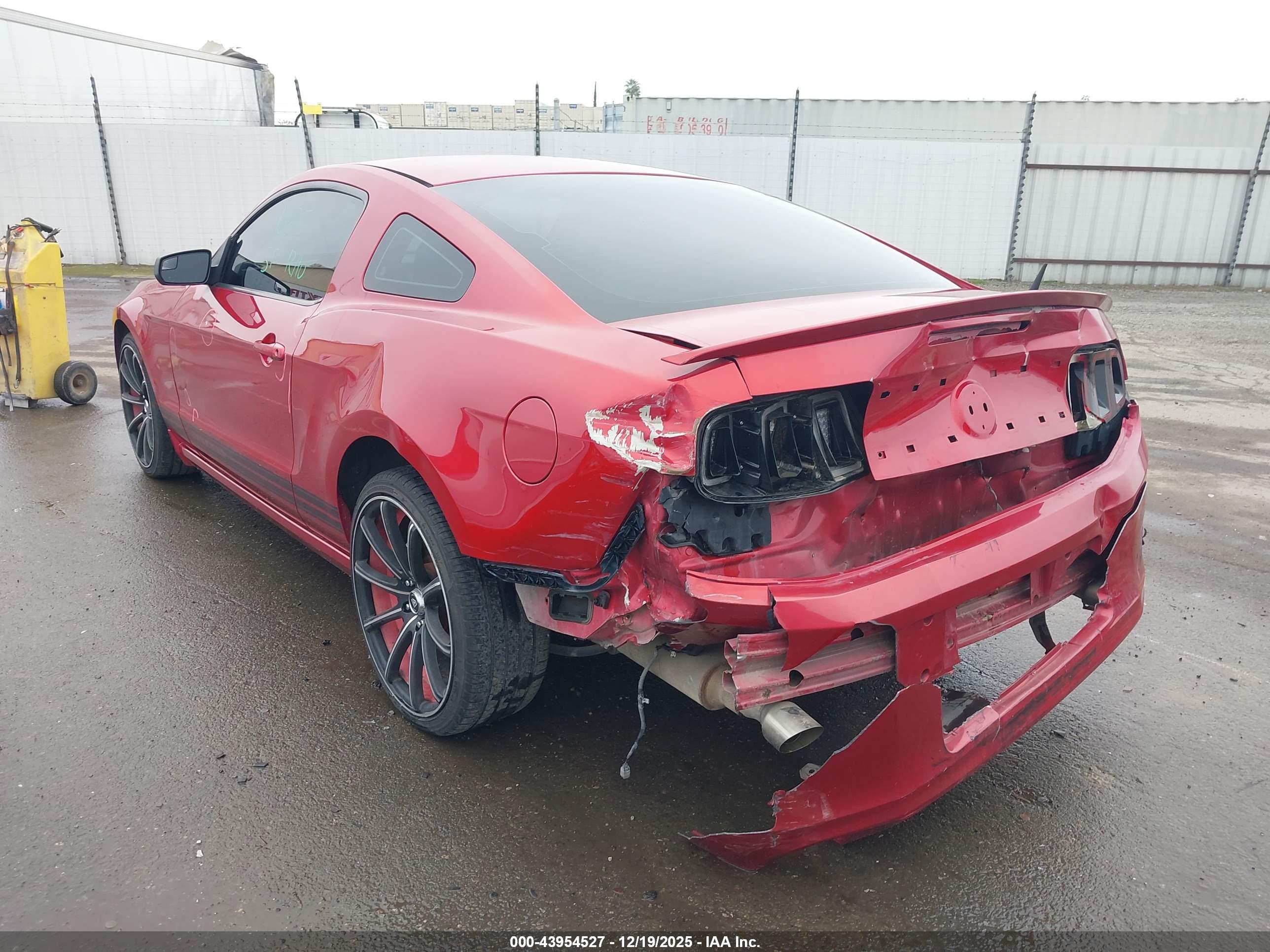 FORD MUSTANG image 3