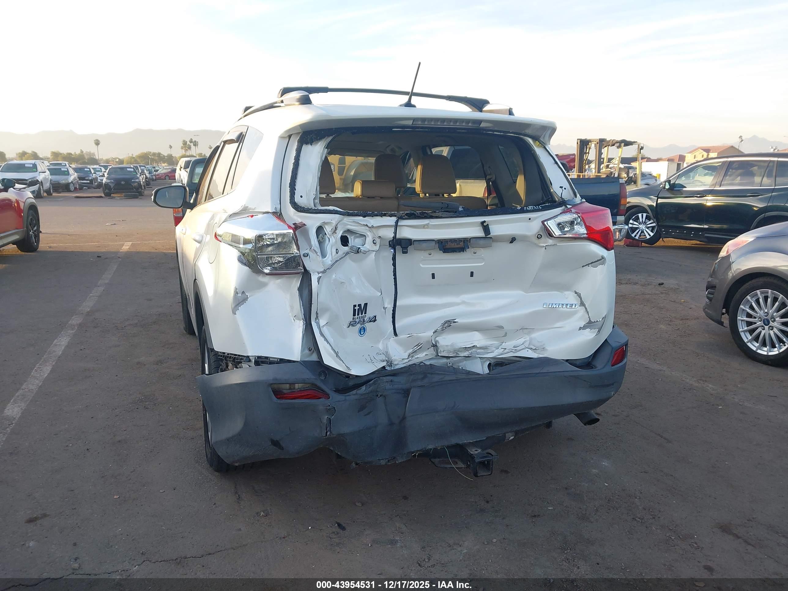 TOYOTA RAV4 image 6