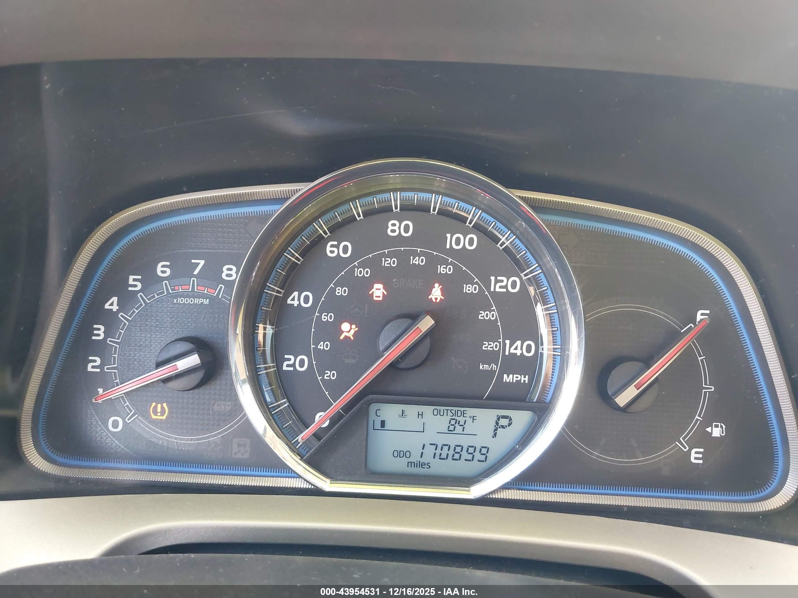TOYOTA RAV4 image 7