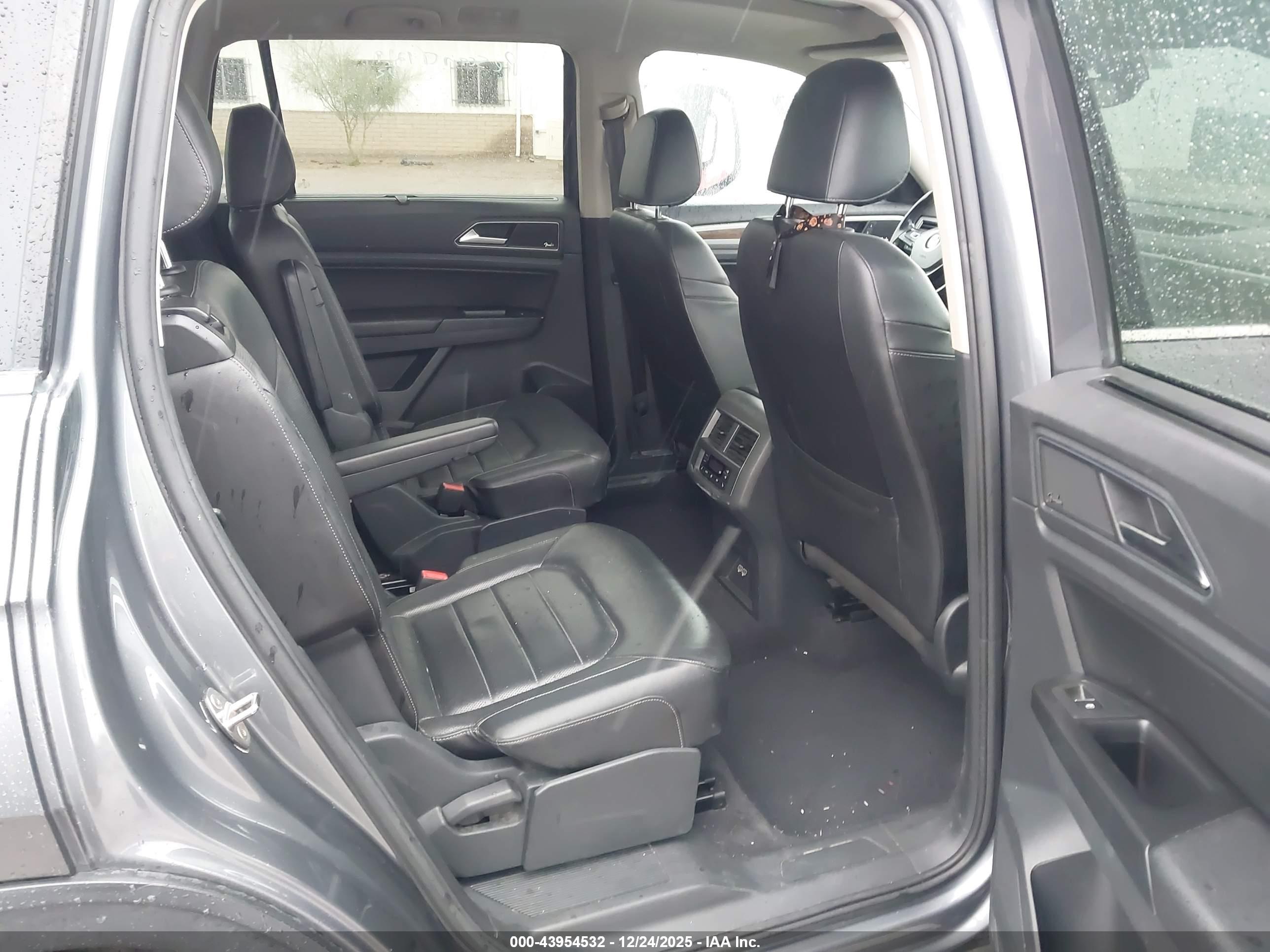 VOLKSWAGEN ATLAS image 8