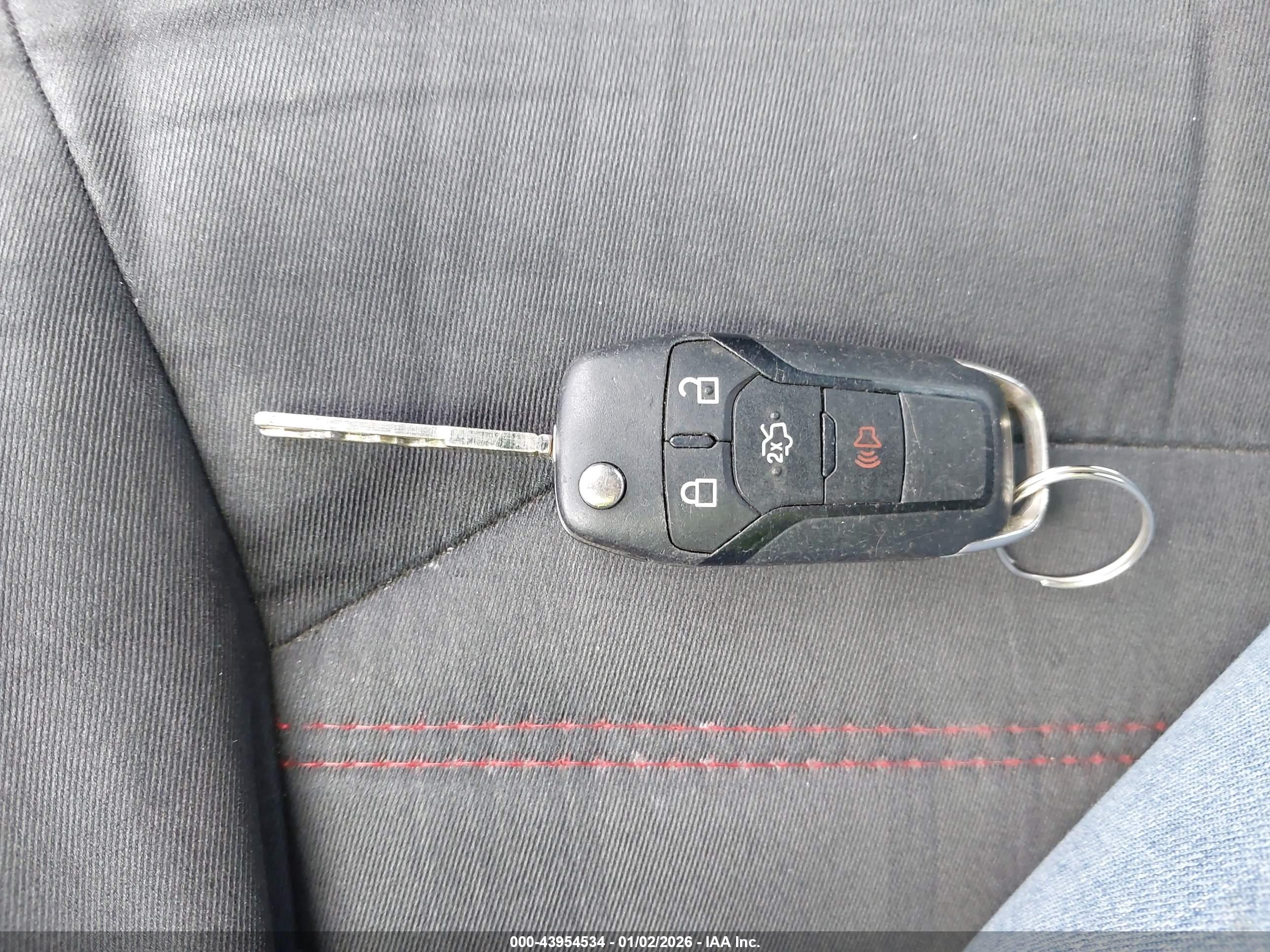 FORD FUSION image 11